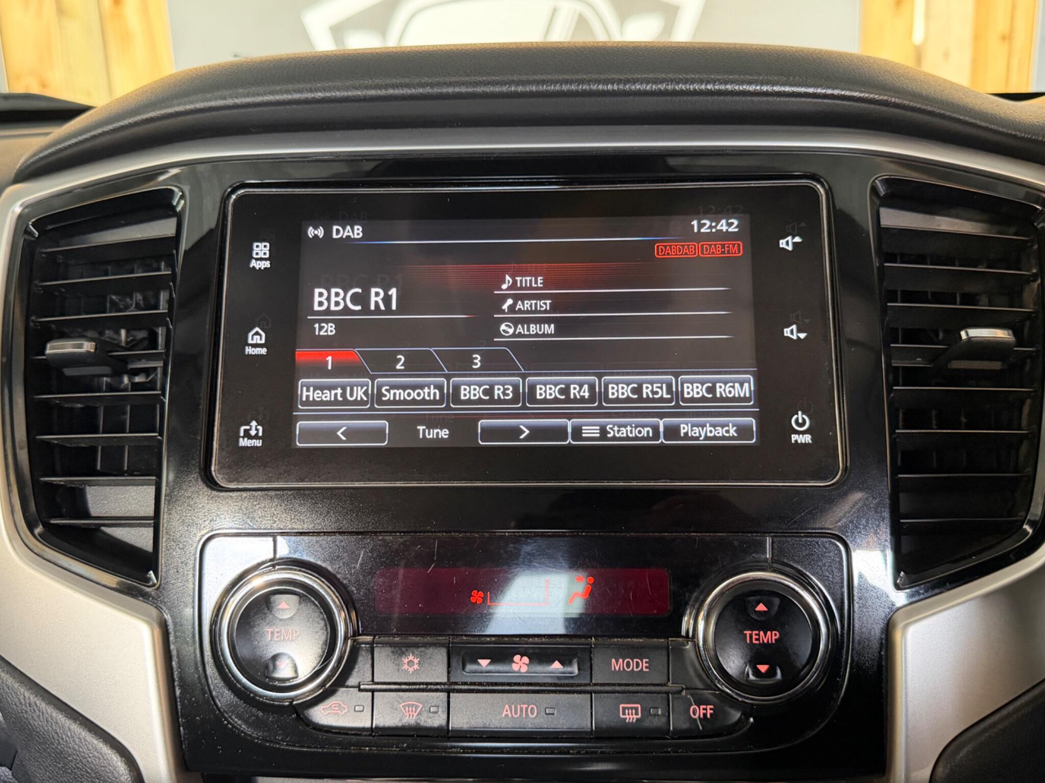 Mitsubishi L200 view 30