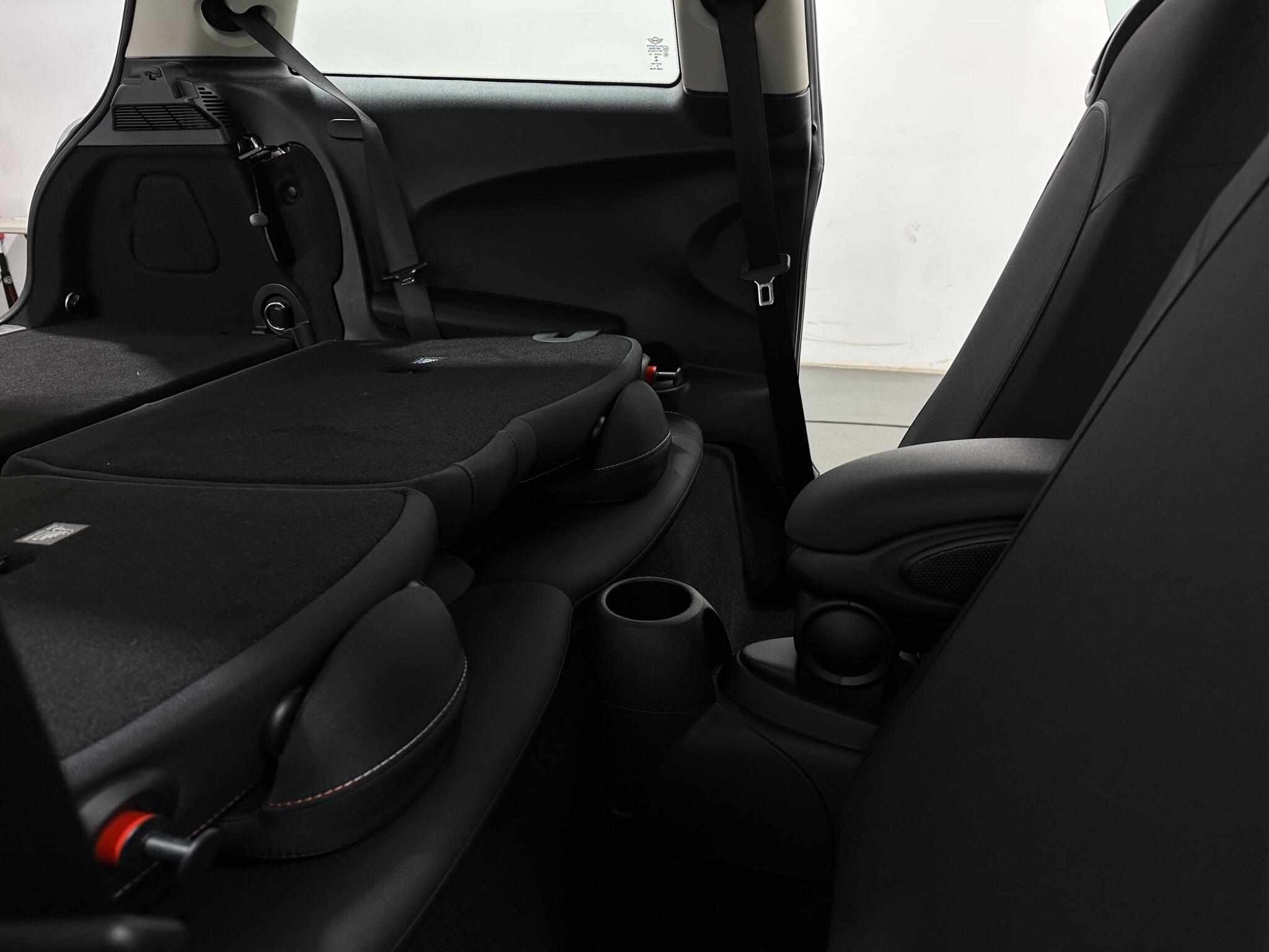 Mini Cooper view 41