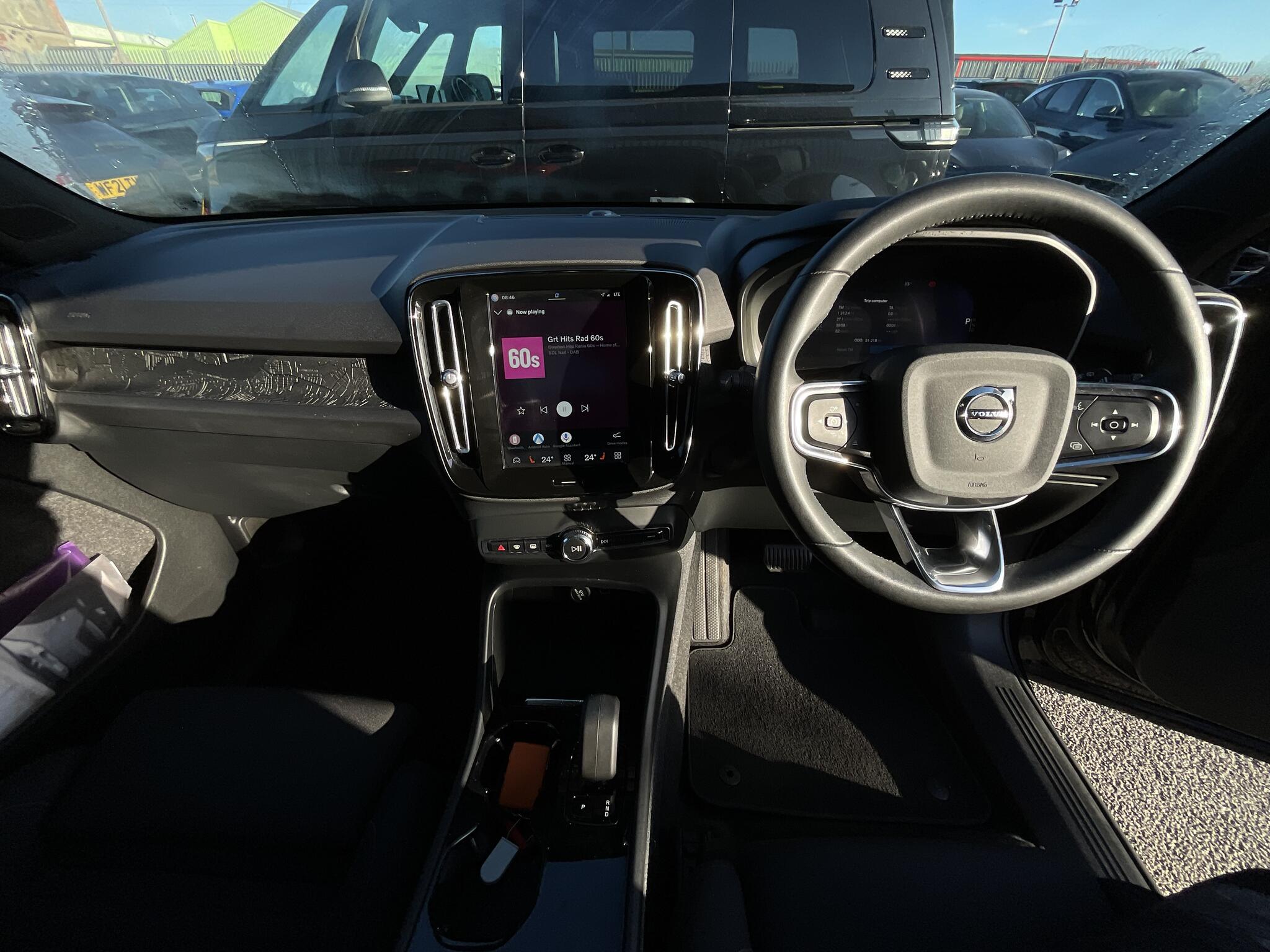 Volvo XC40 view 19