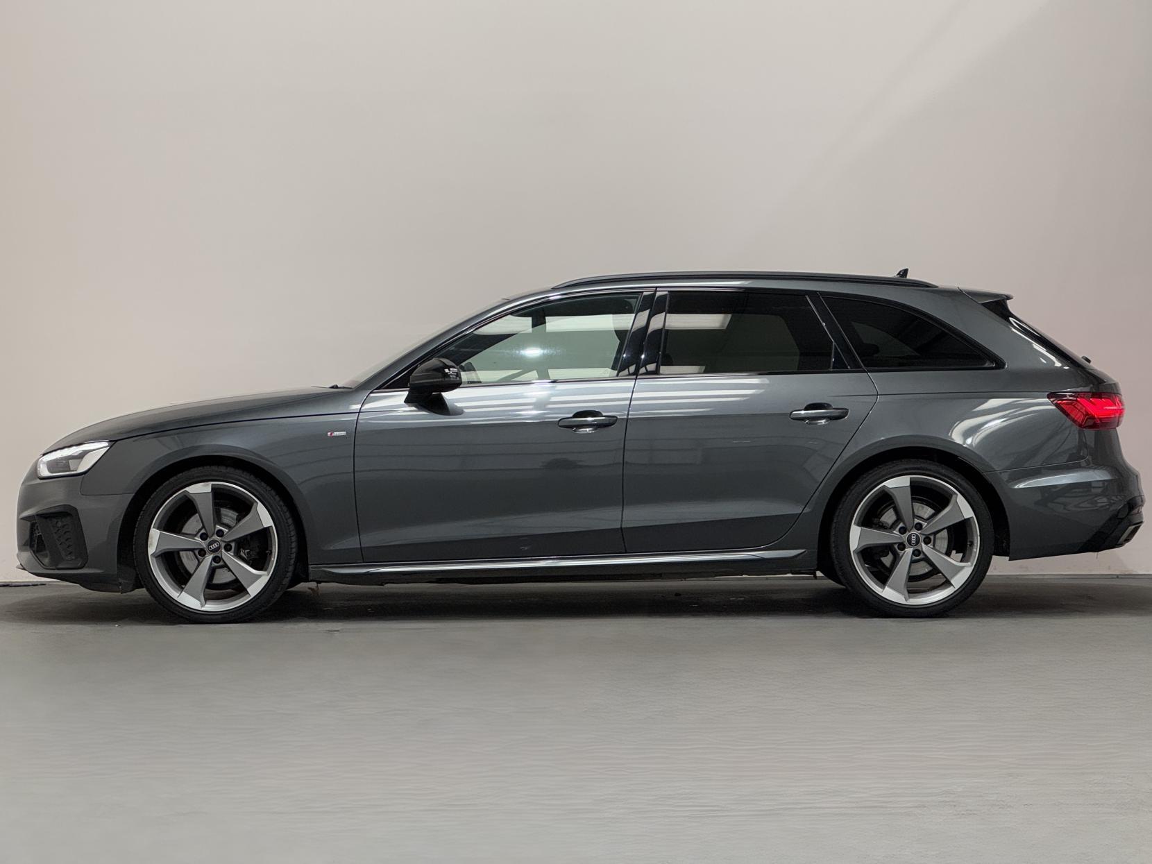 Audi A4 Avant view 7