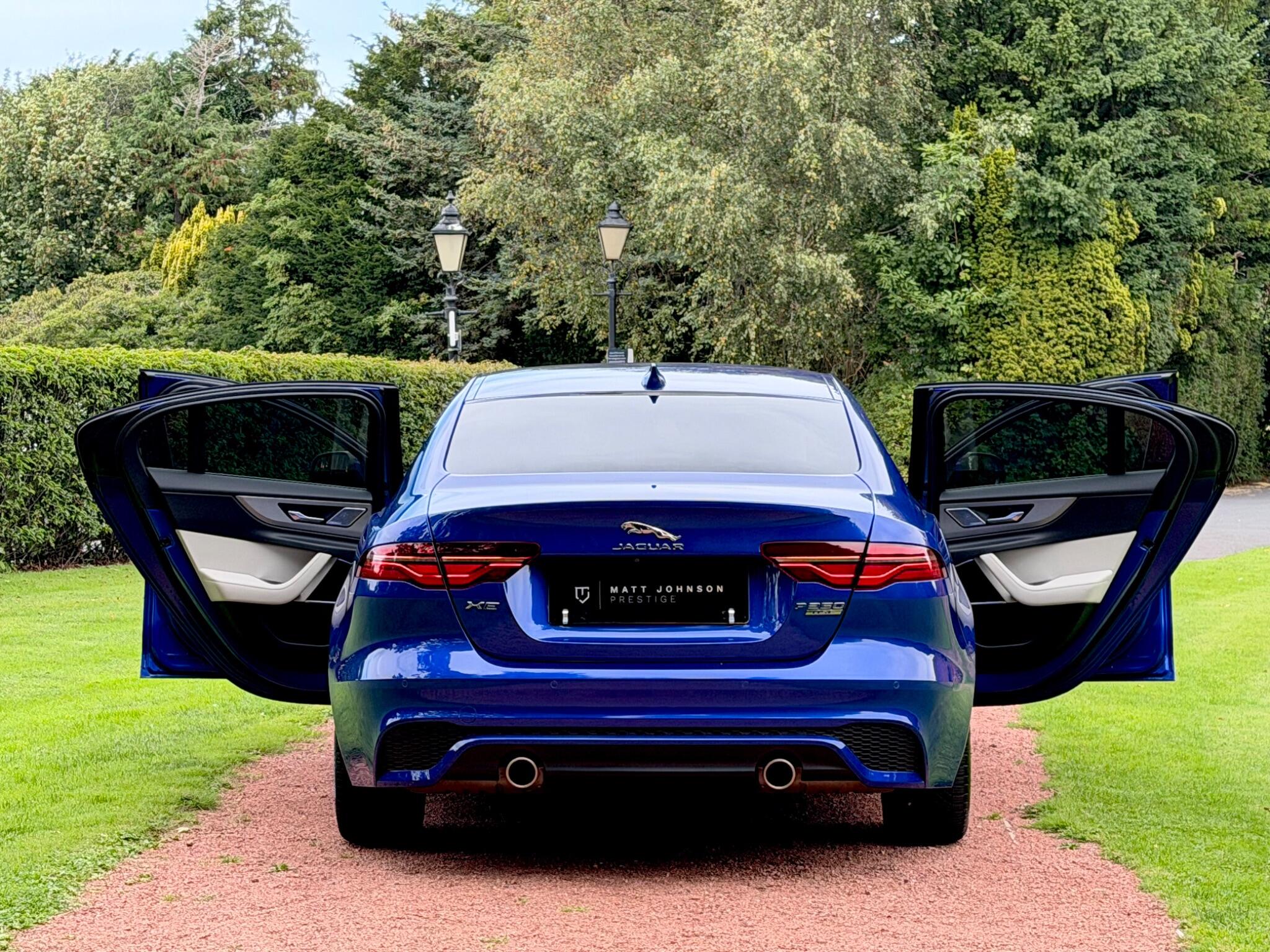 Jaguar Xe view 13