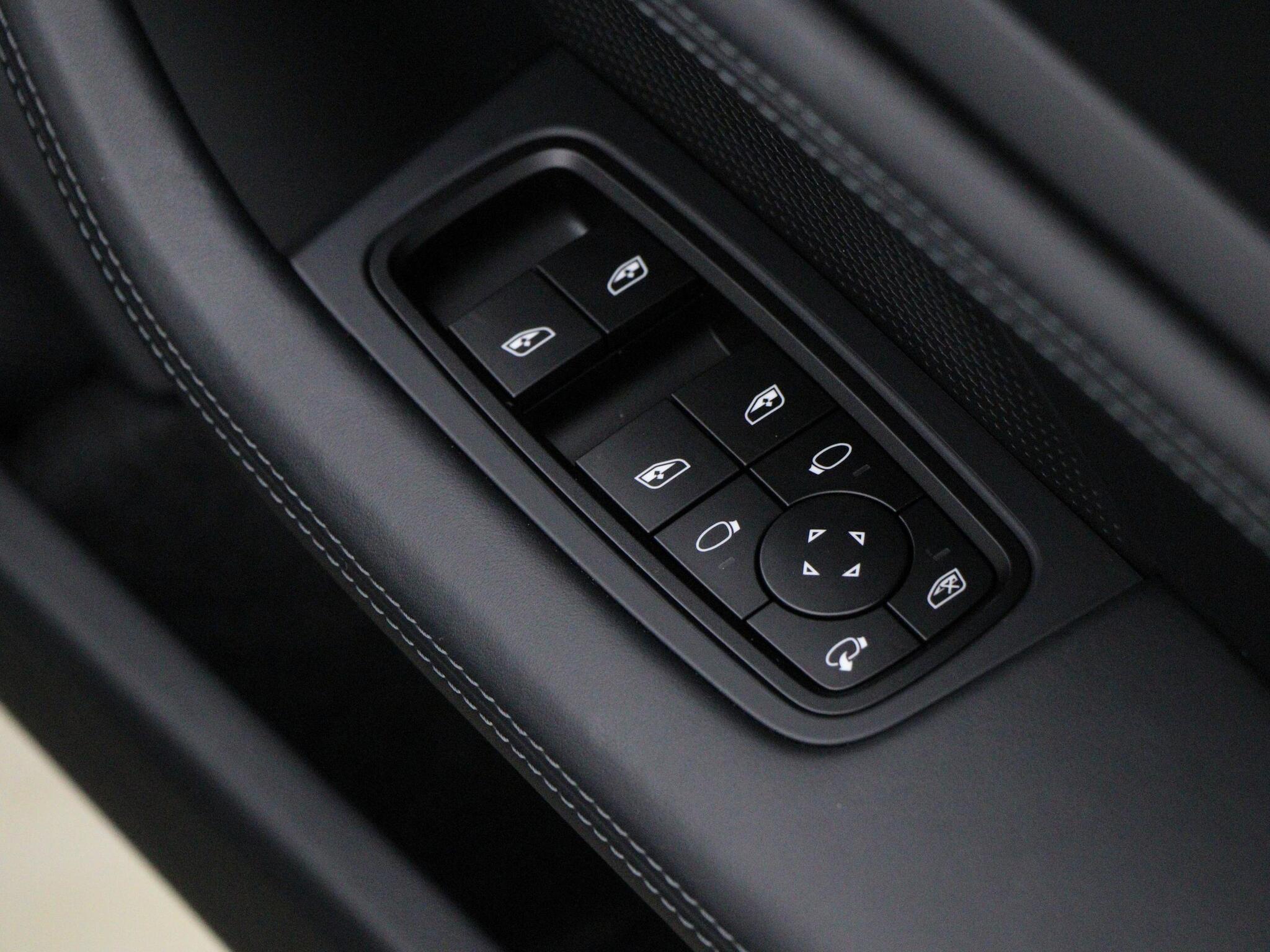 Porsche Taycan view 36
