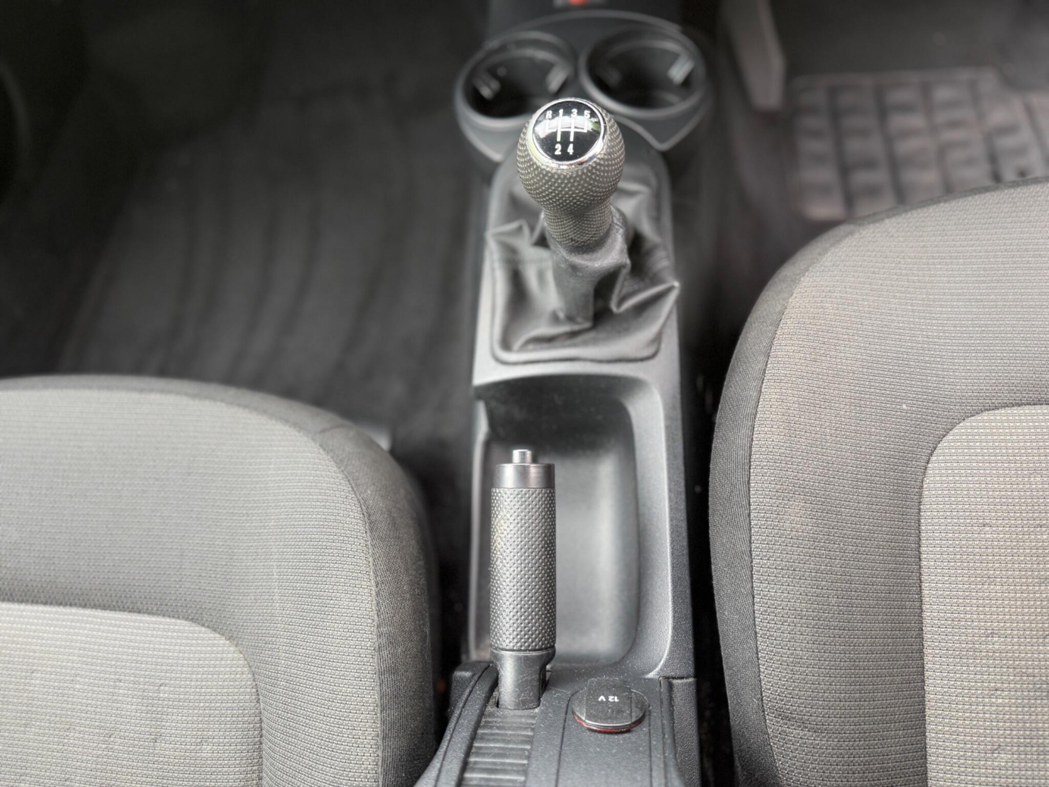 2009 Volkswagen Beetle image 19