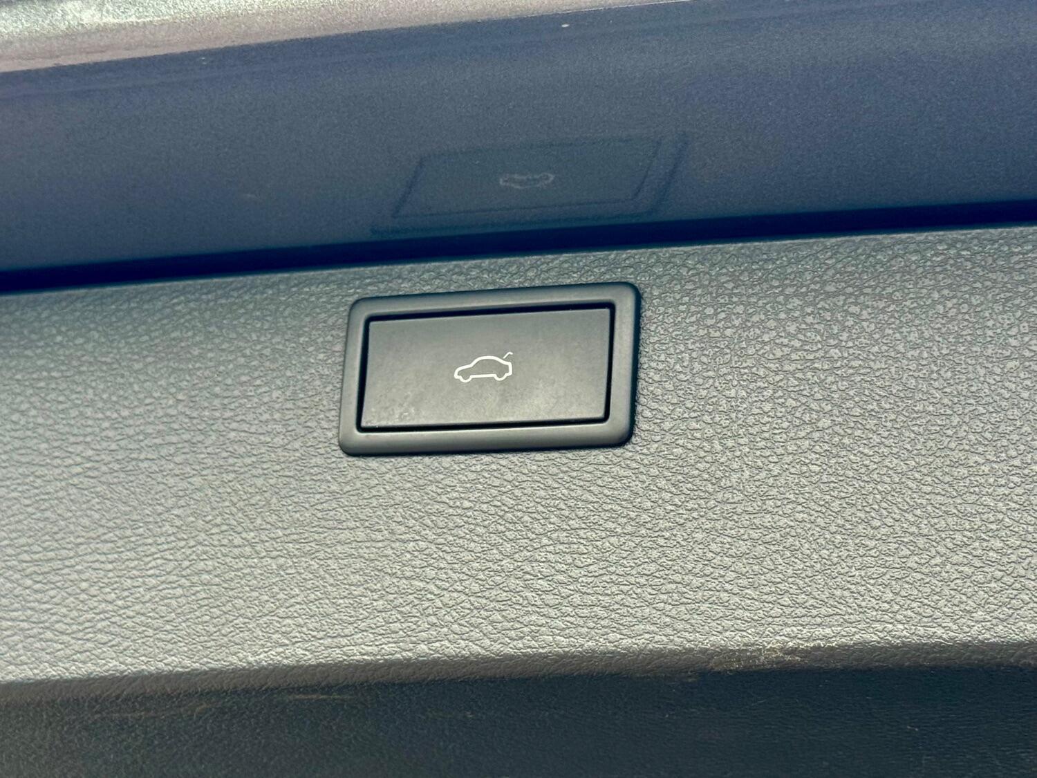 Volkswagen Caravelle view 63