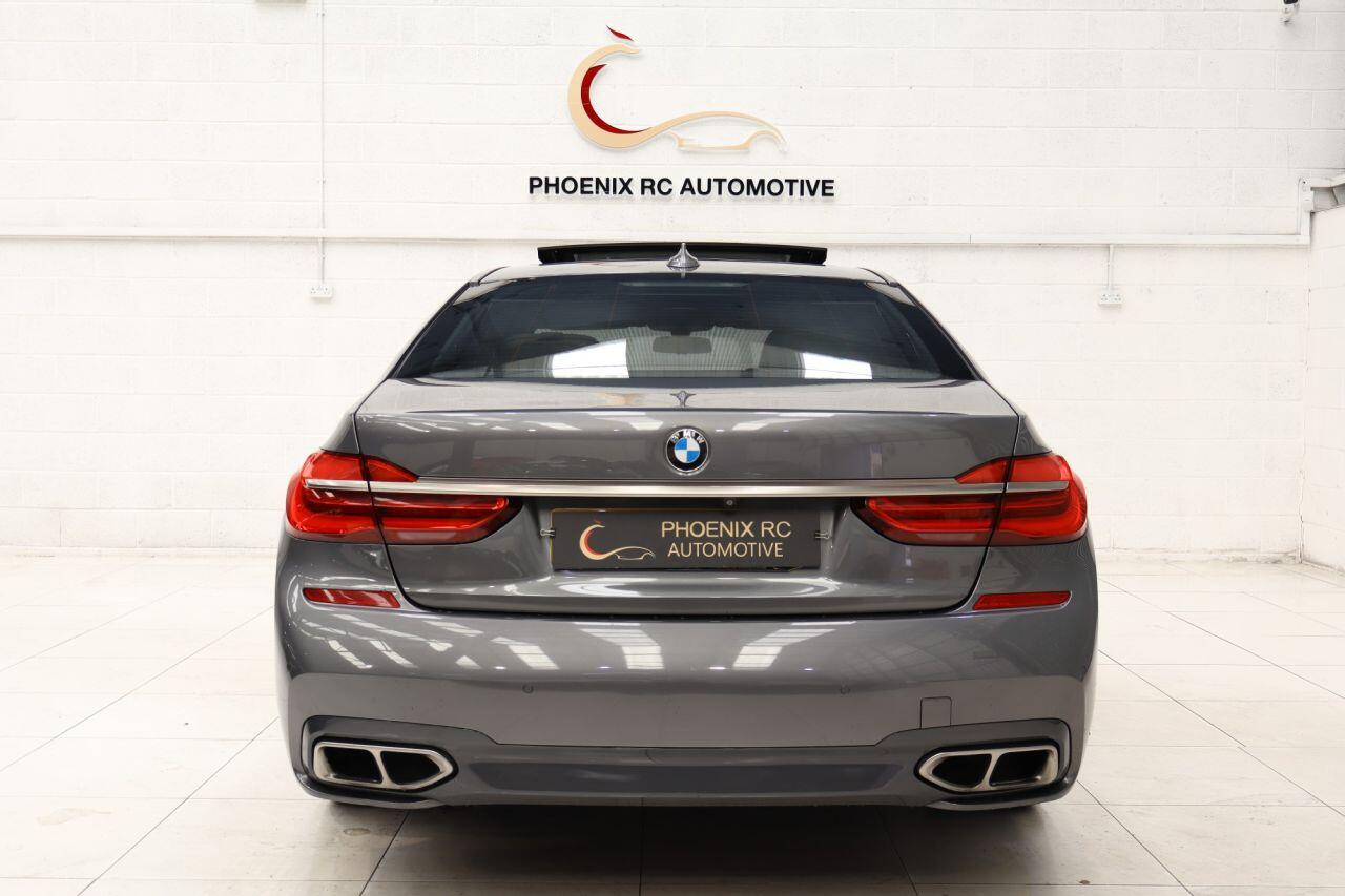 BMW 7 Series view 8