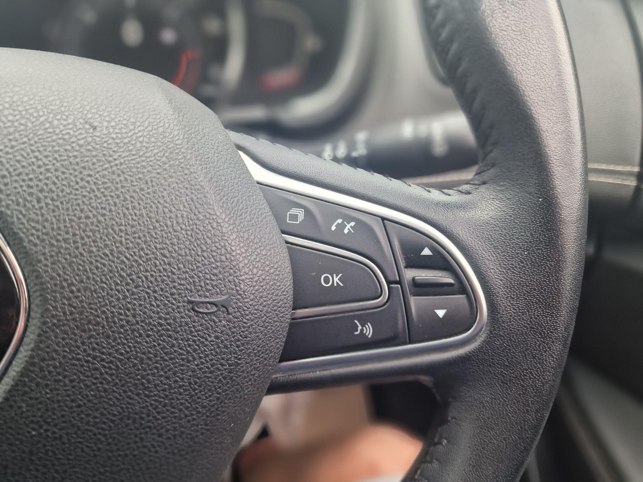 Renault Scenic view 19