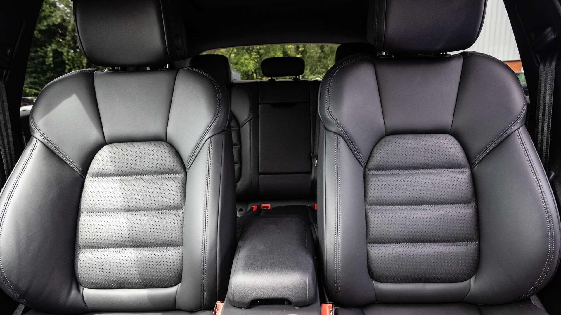 Porsche Macan view 33