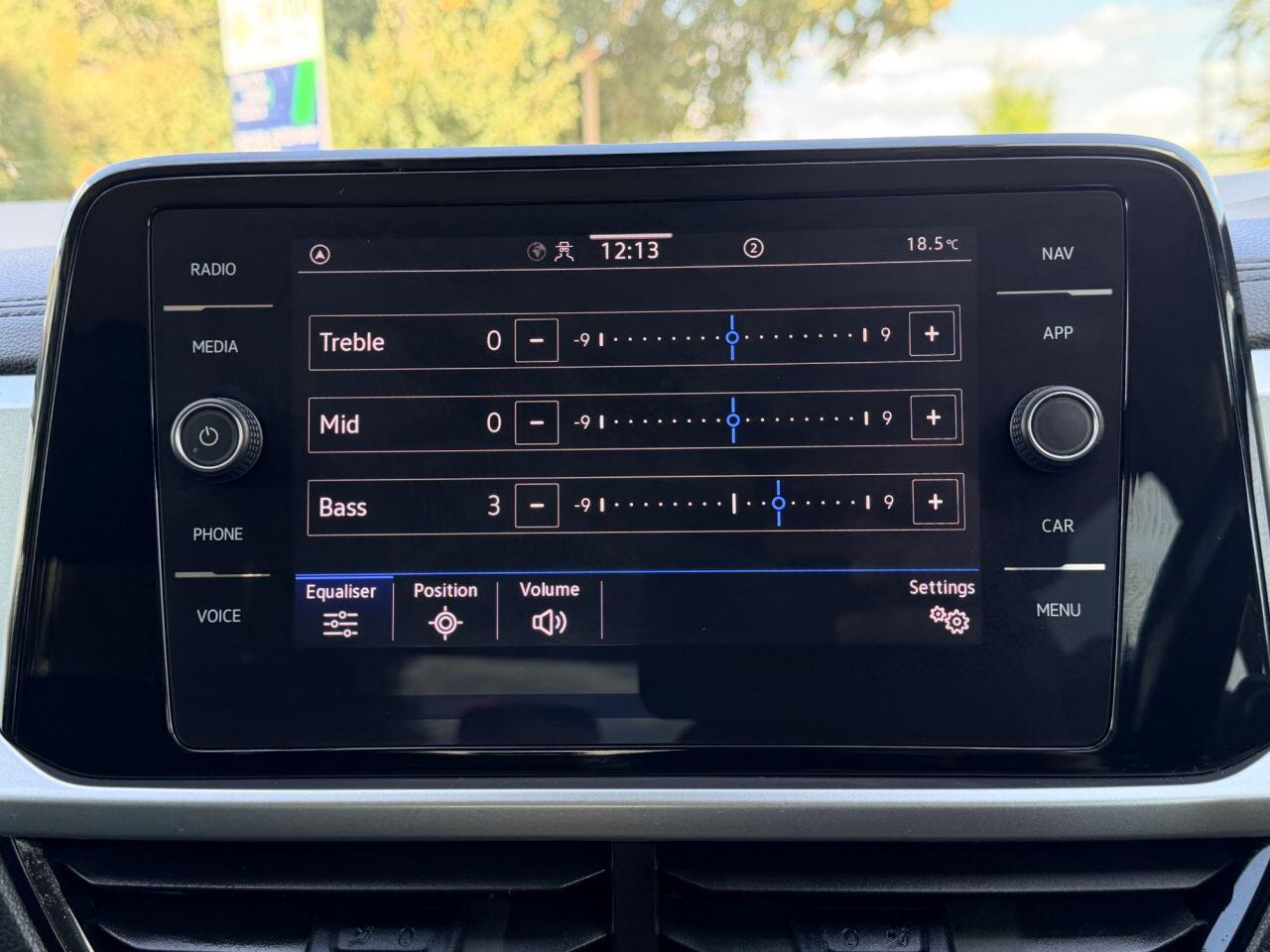 Volkswagen T-Roc view 48