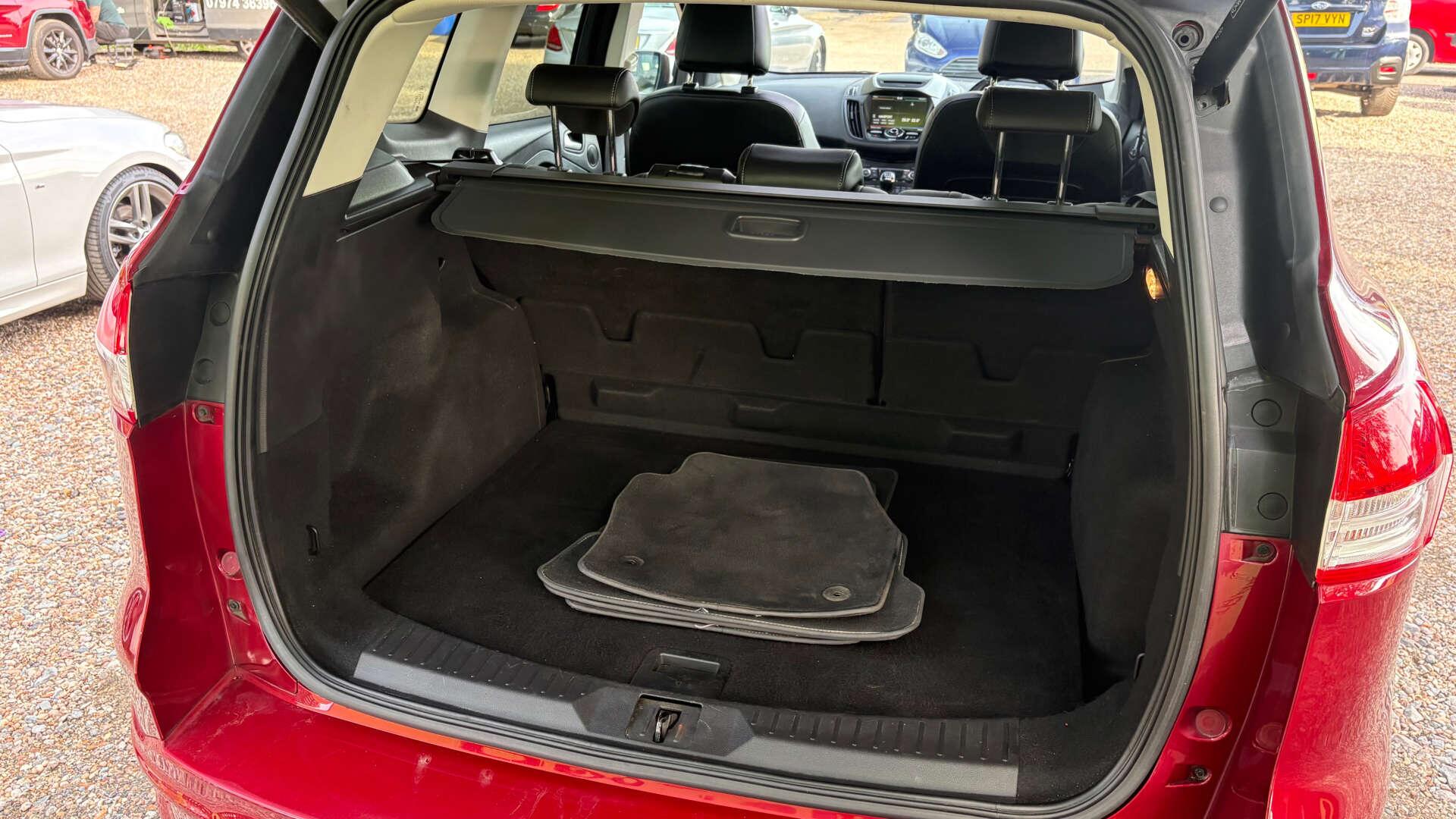 Ford Kuga view 47