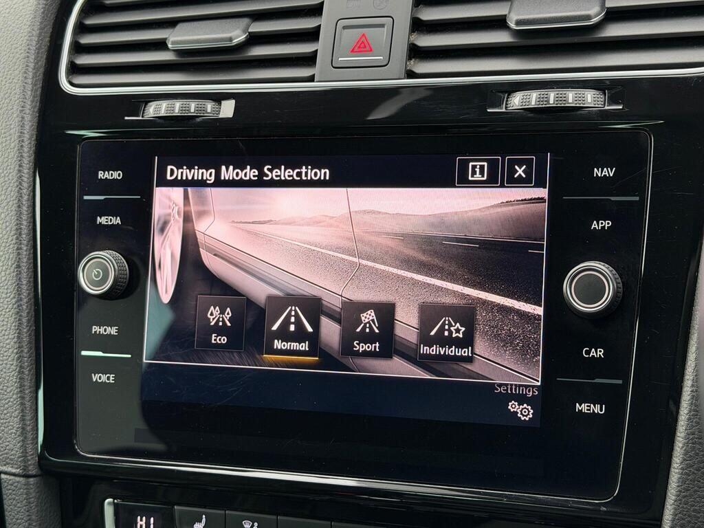 Volkswagen Golf view 32
