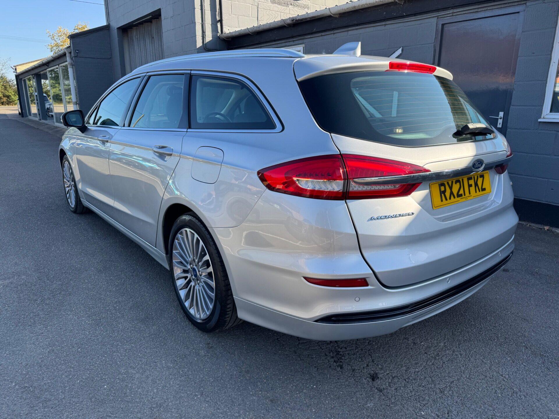 Ford Mondeo view 7