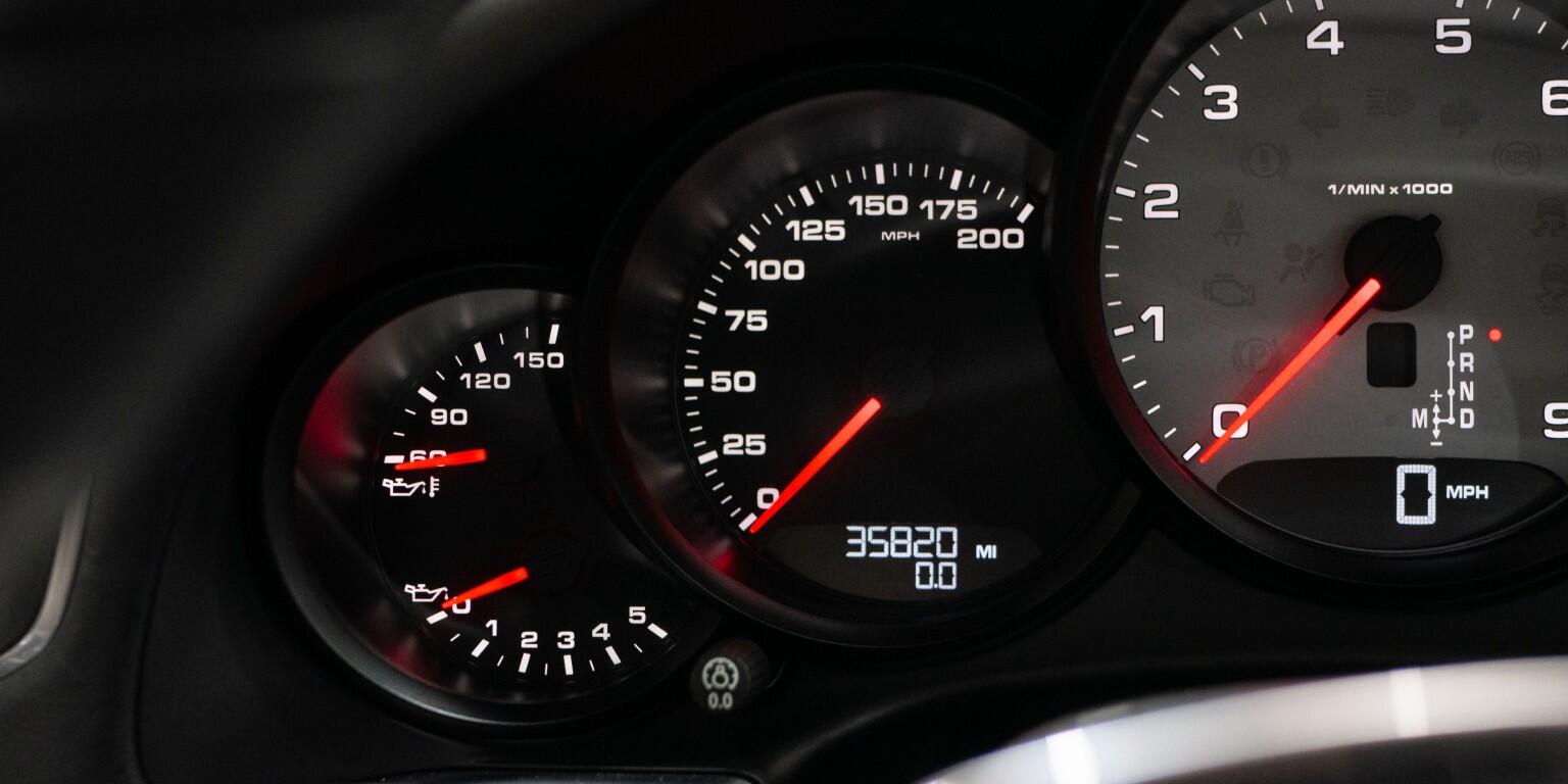 Porsche 911 view 38