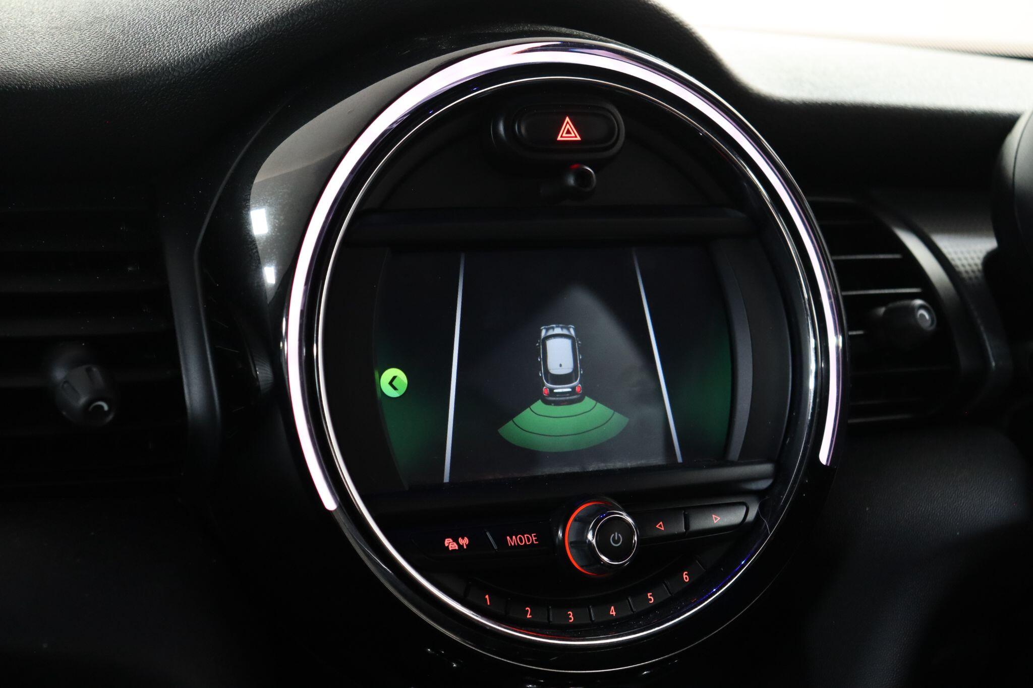 Mini Hatch view 37
