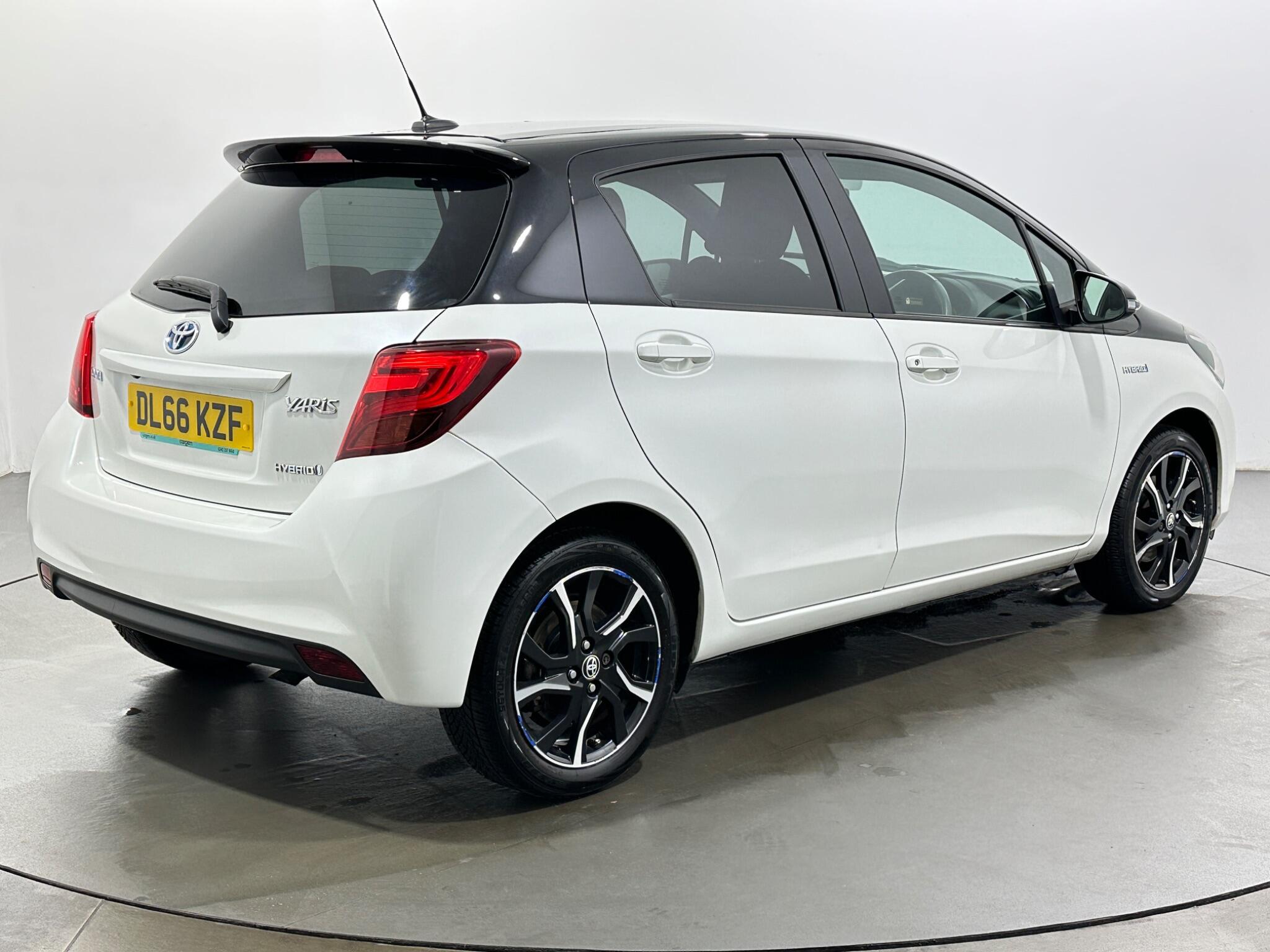 Toyota Yaris view 8
