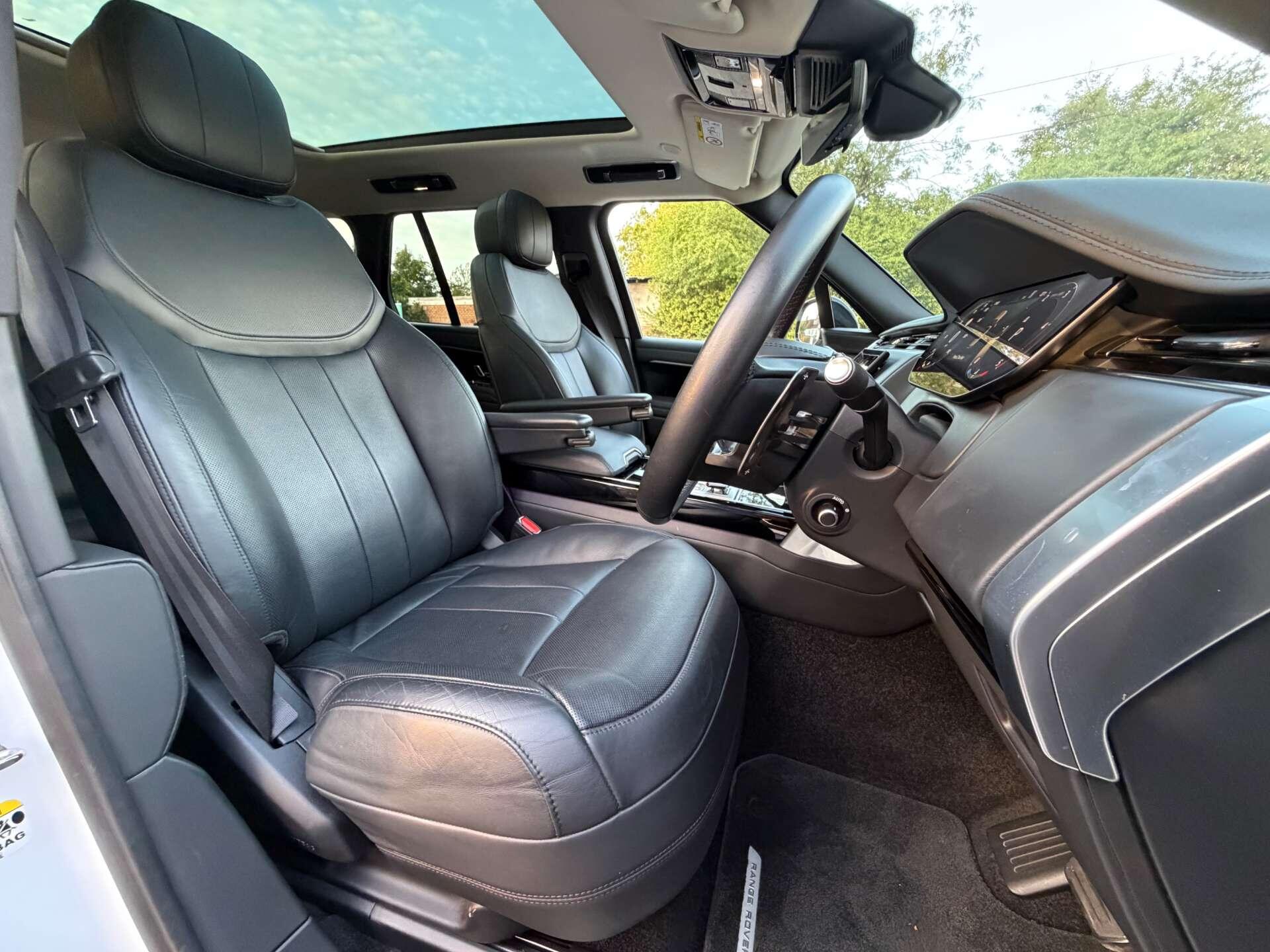 Land Rover Range Rover view 28