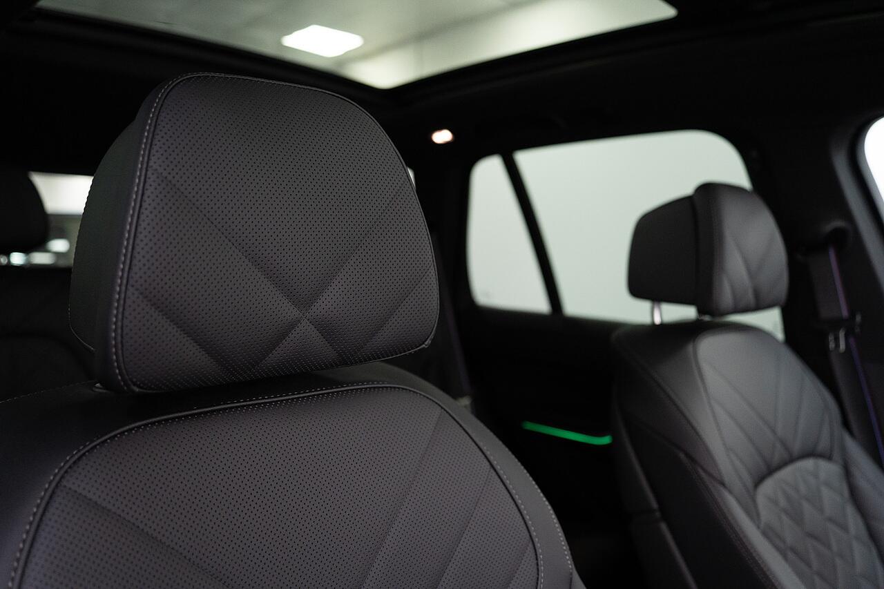 BMW X5 view 3