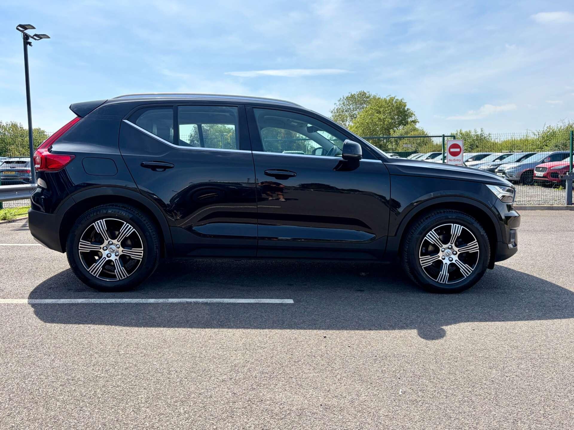 Volvo XC40 view 9