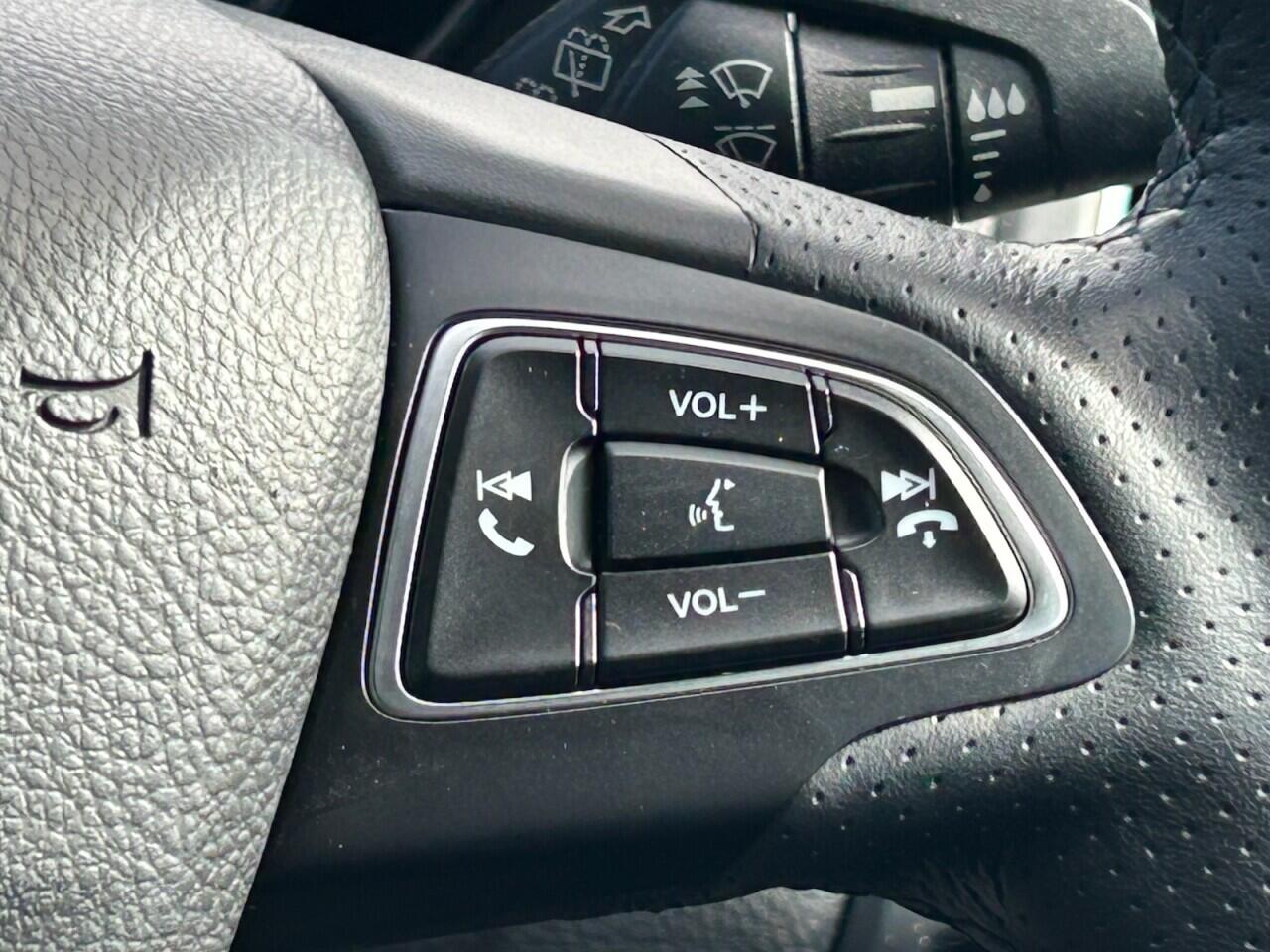 Ford Focus view 27