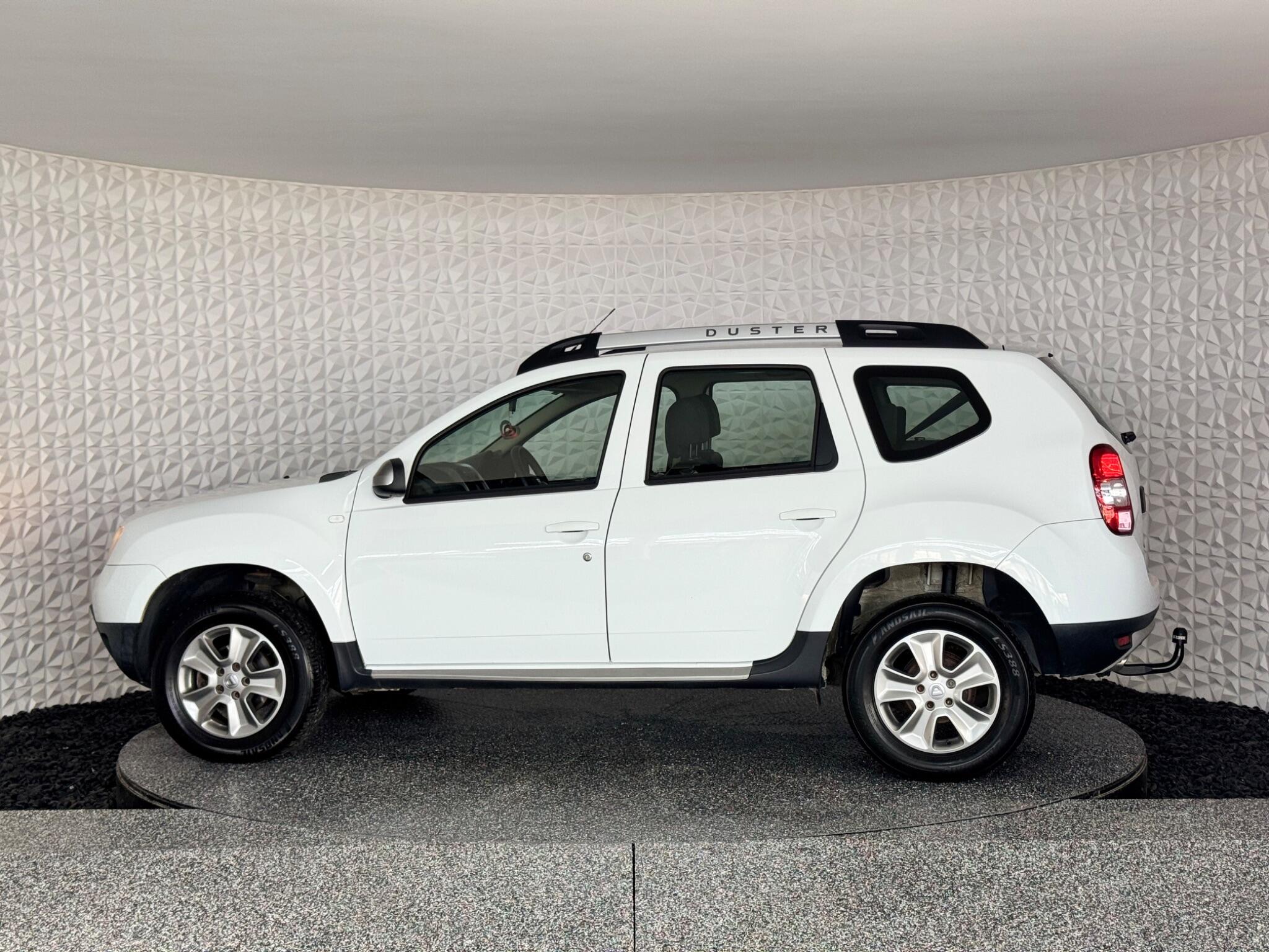 Dacia Duster view 19