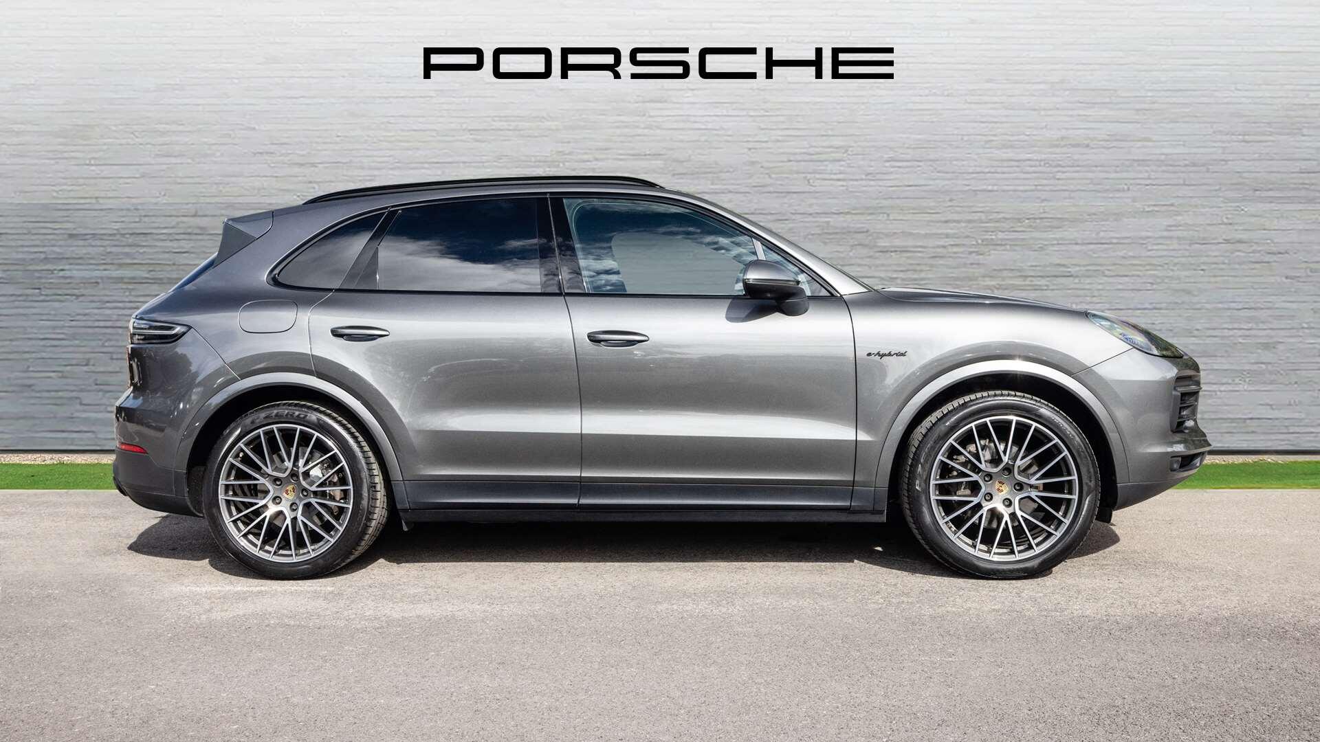 Porsche Cayenne view 7