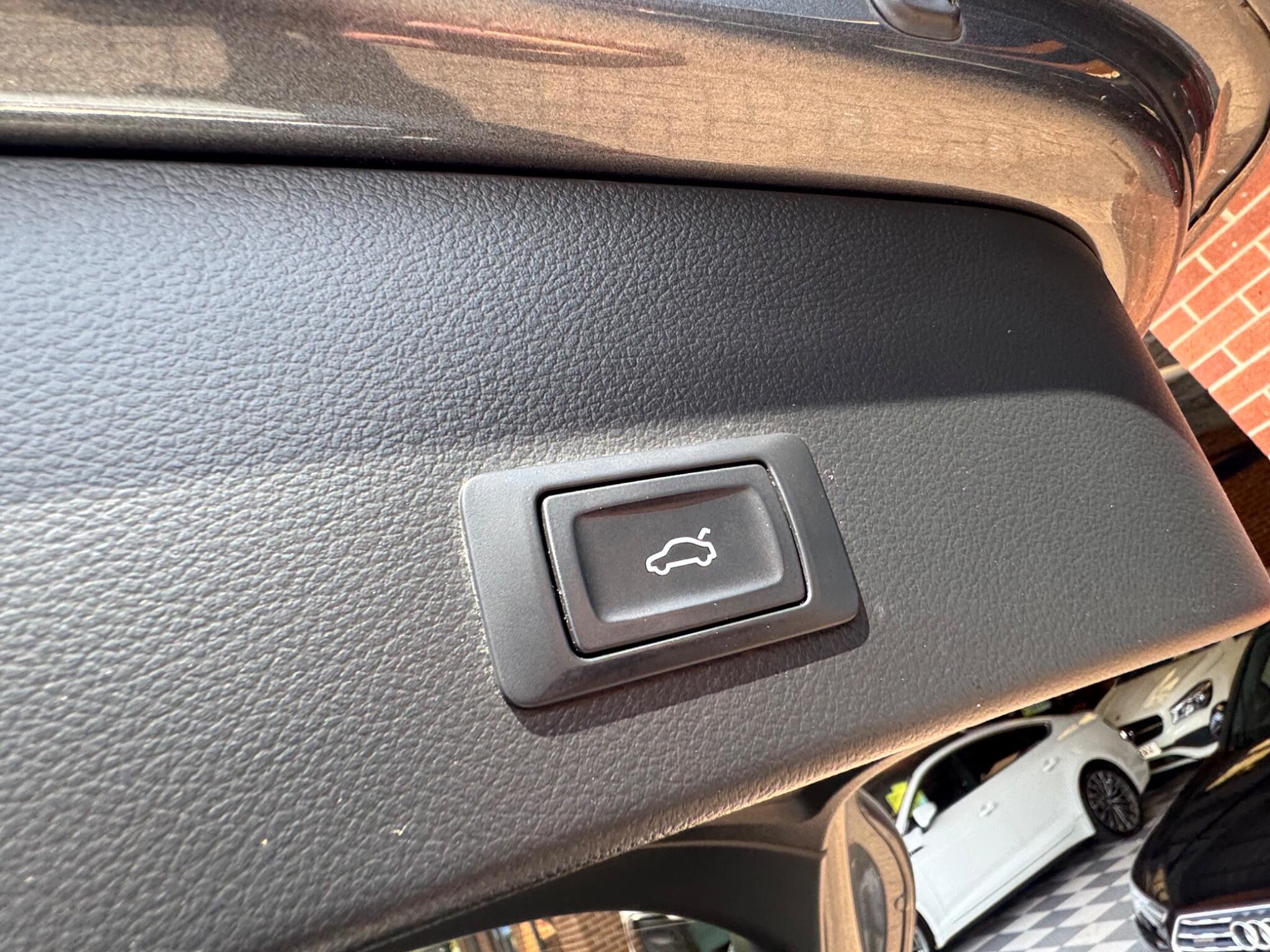 Audi A6 Avant view 11