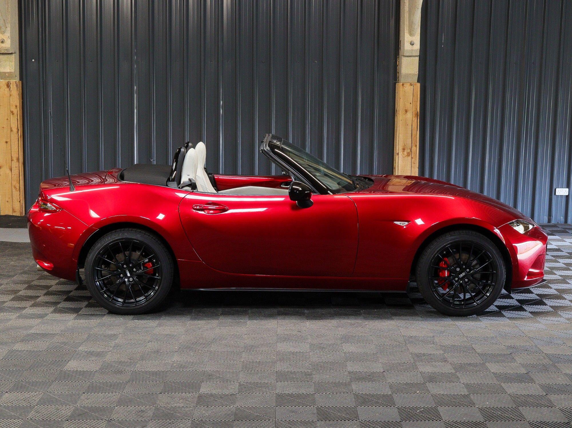 Mazda MX-5 view 23