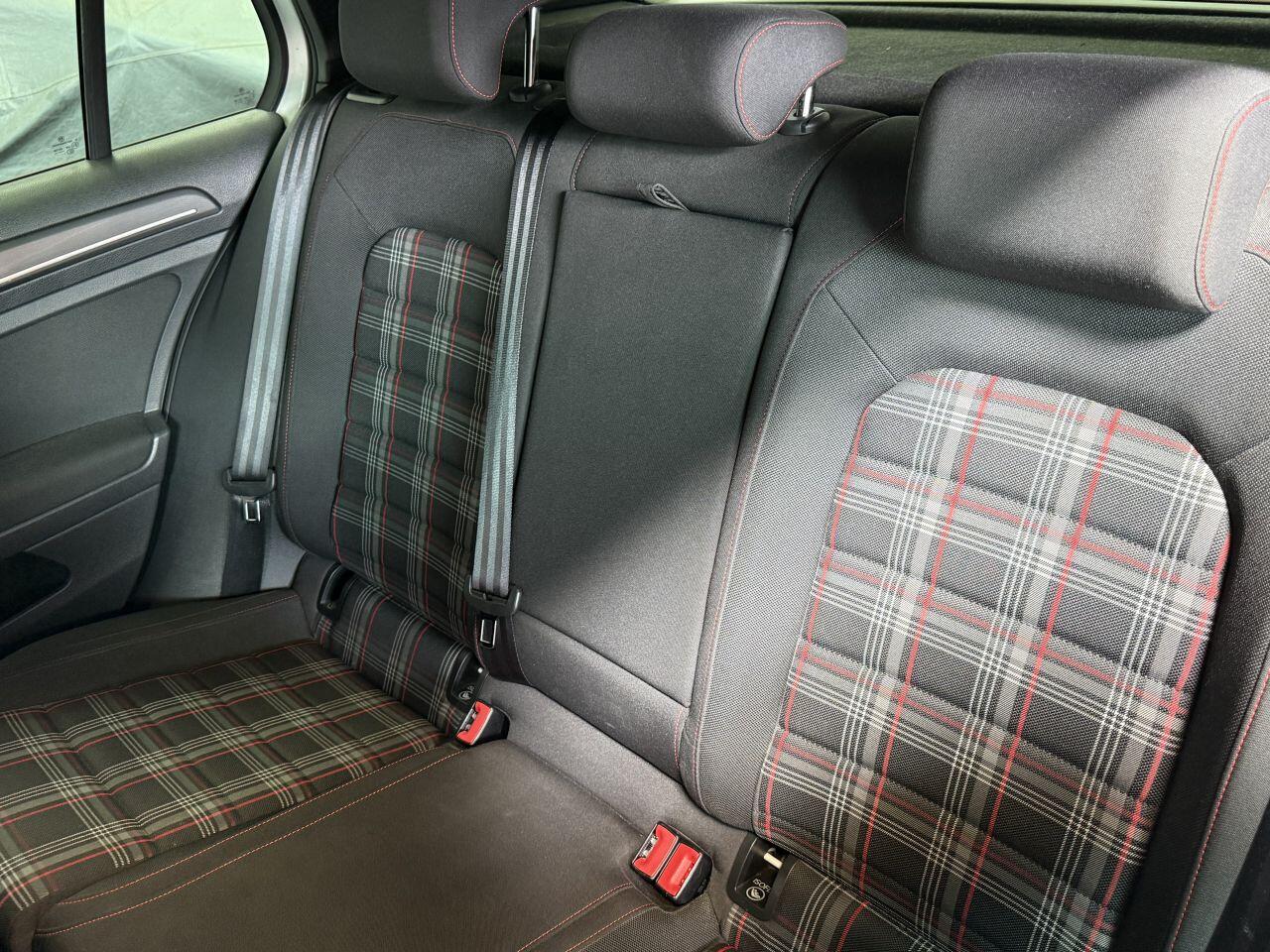 Volkswagen Golf view 57