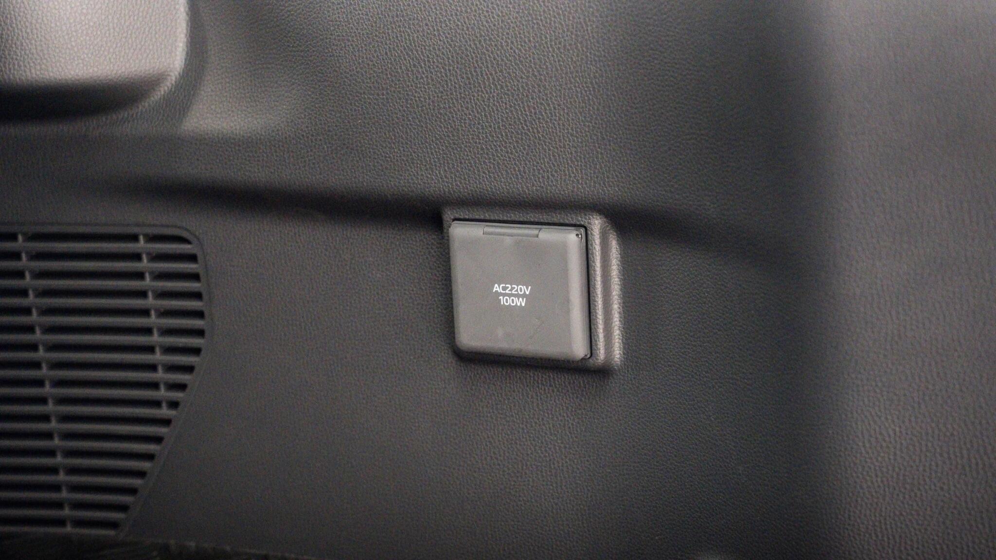 Toyota Land Cruiser view 21