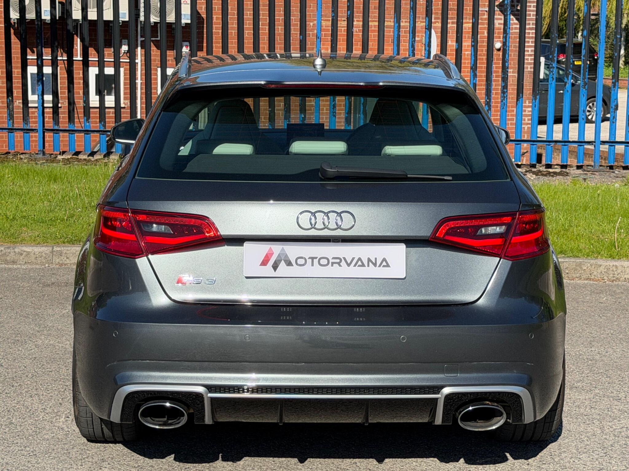 Audi RS3 view 10