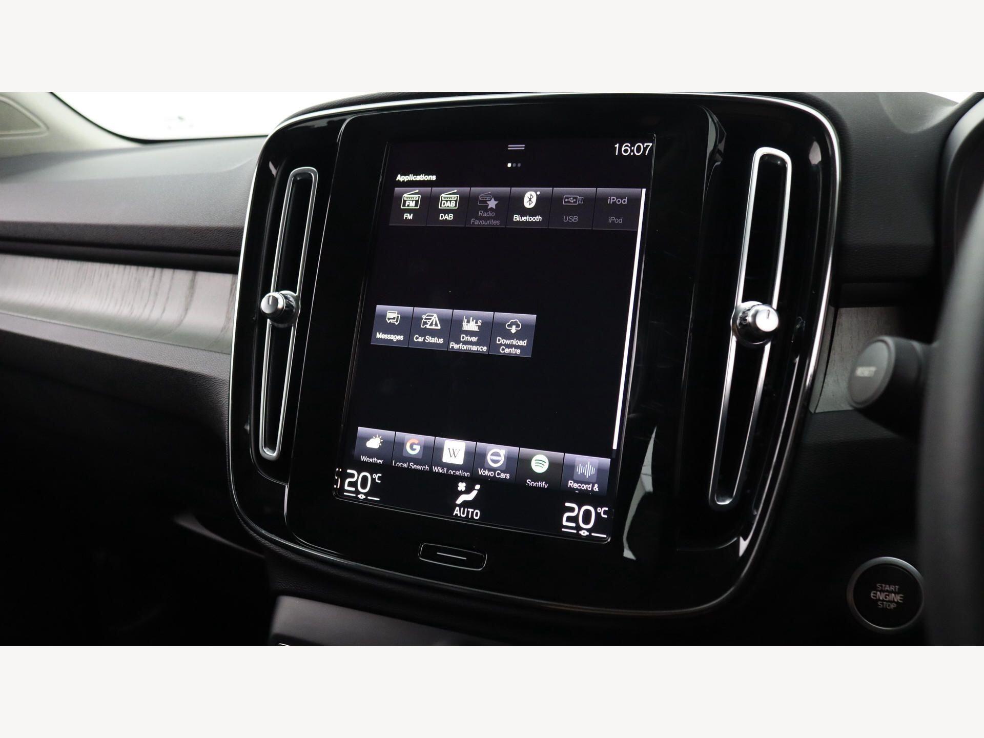 Volvo XC40 view 18