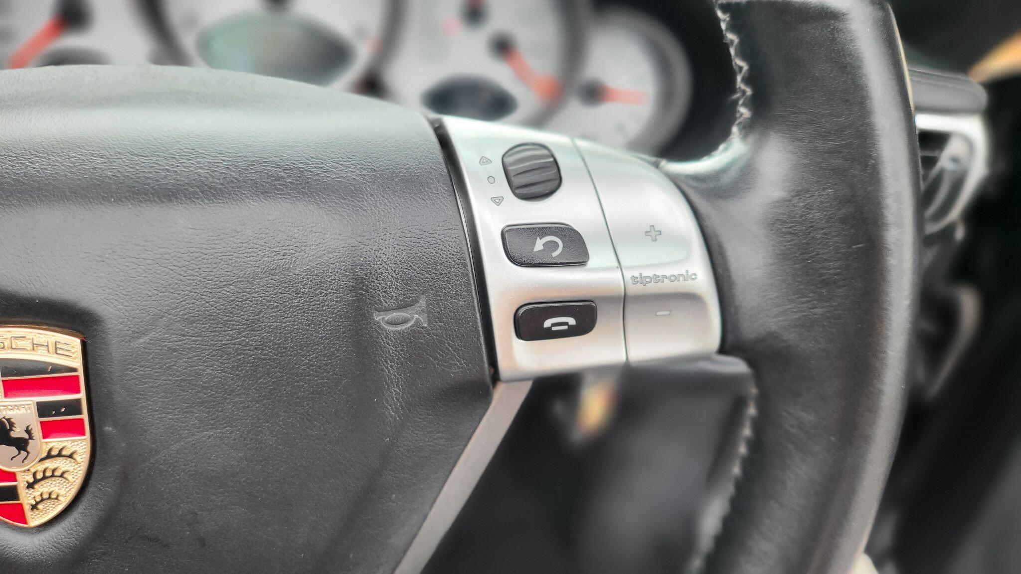 Porsche 911 view 32