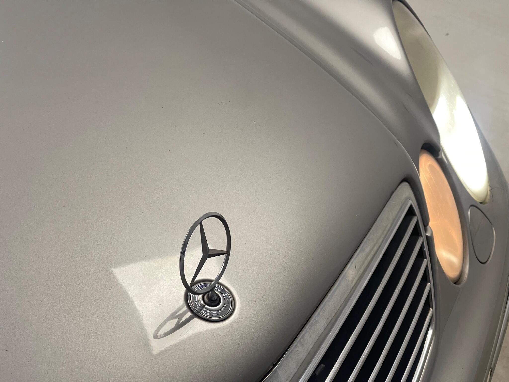 Mercedes-Benz E-Class view 30