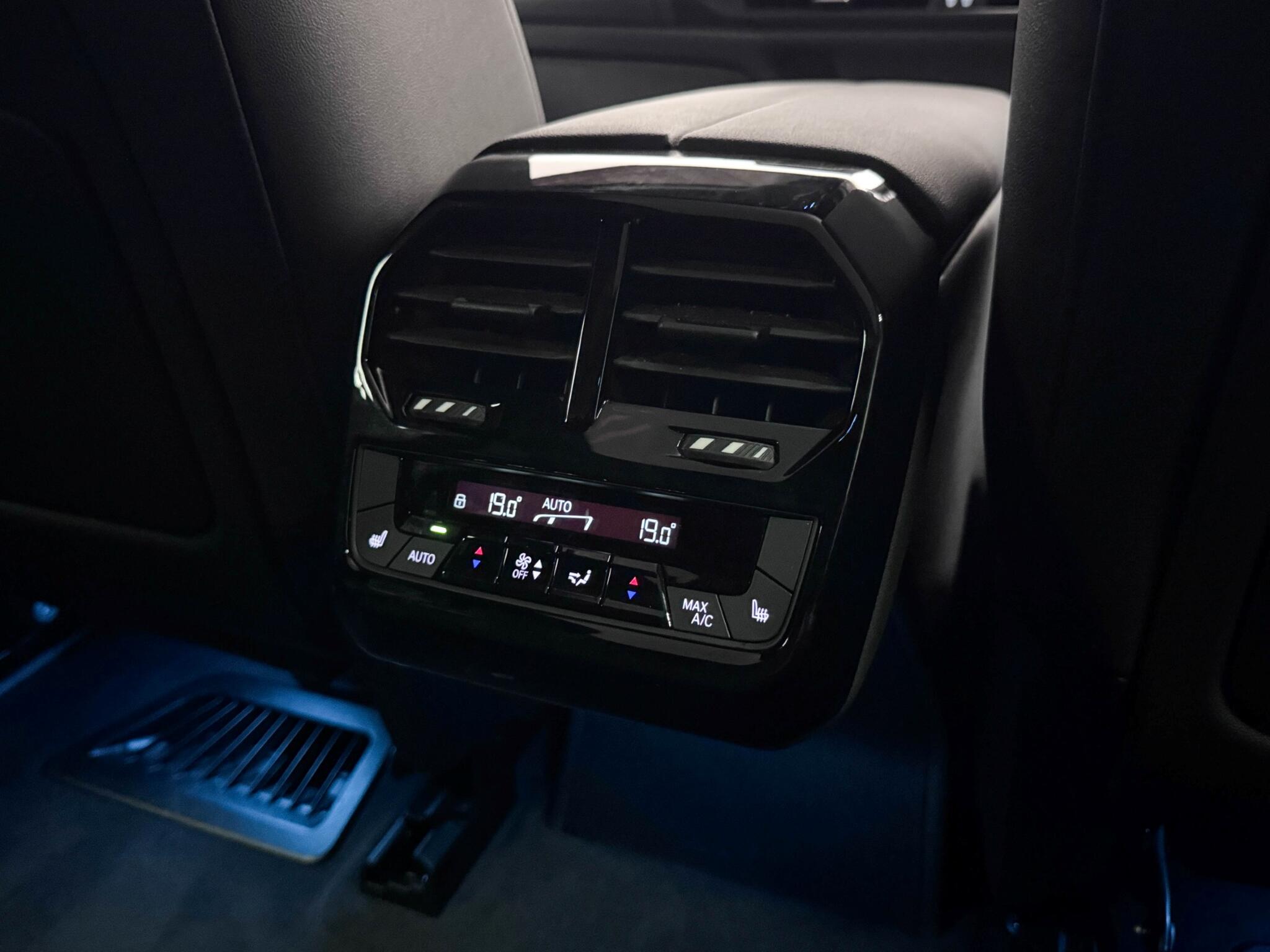 BMW Ix view 24