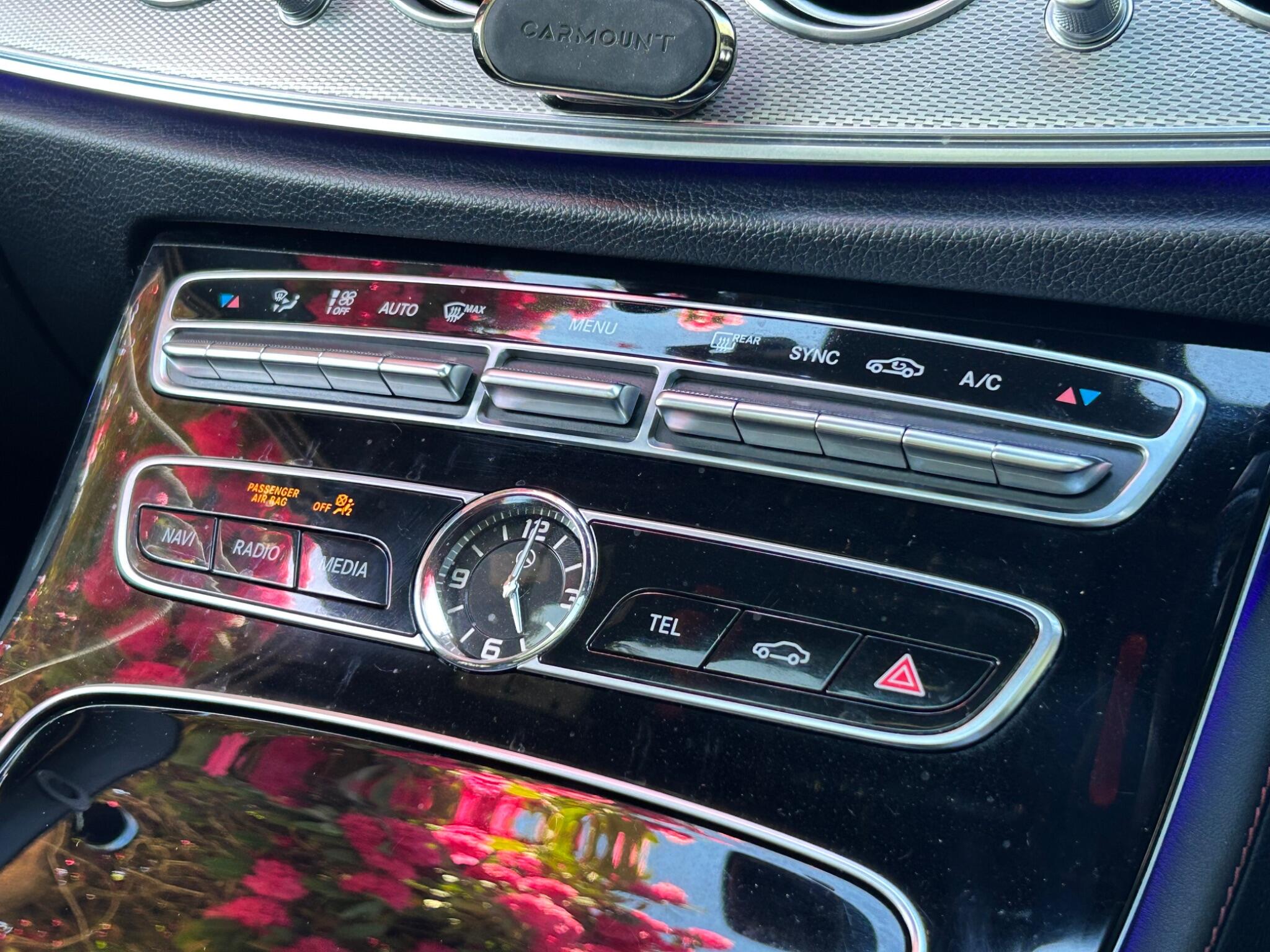 Mercedes-Benz E-Class view 40