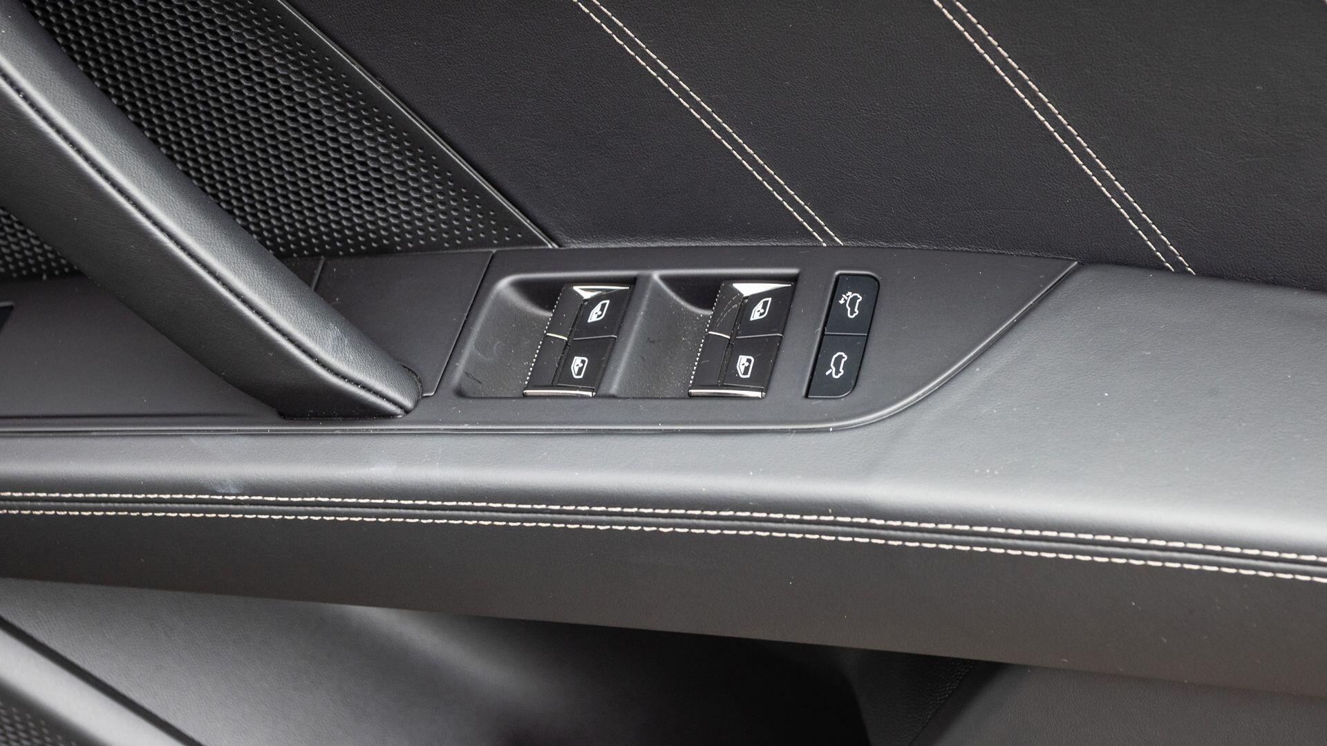 Porsche Cayenne view 39