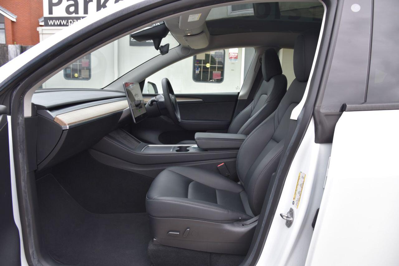 Tesla Model Y view 27