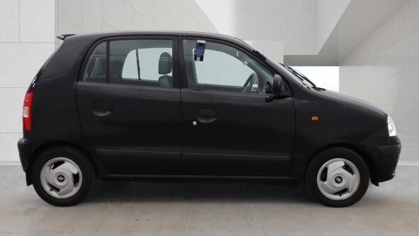 Hyundai Amica view 5