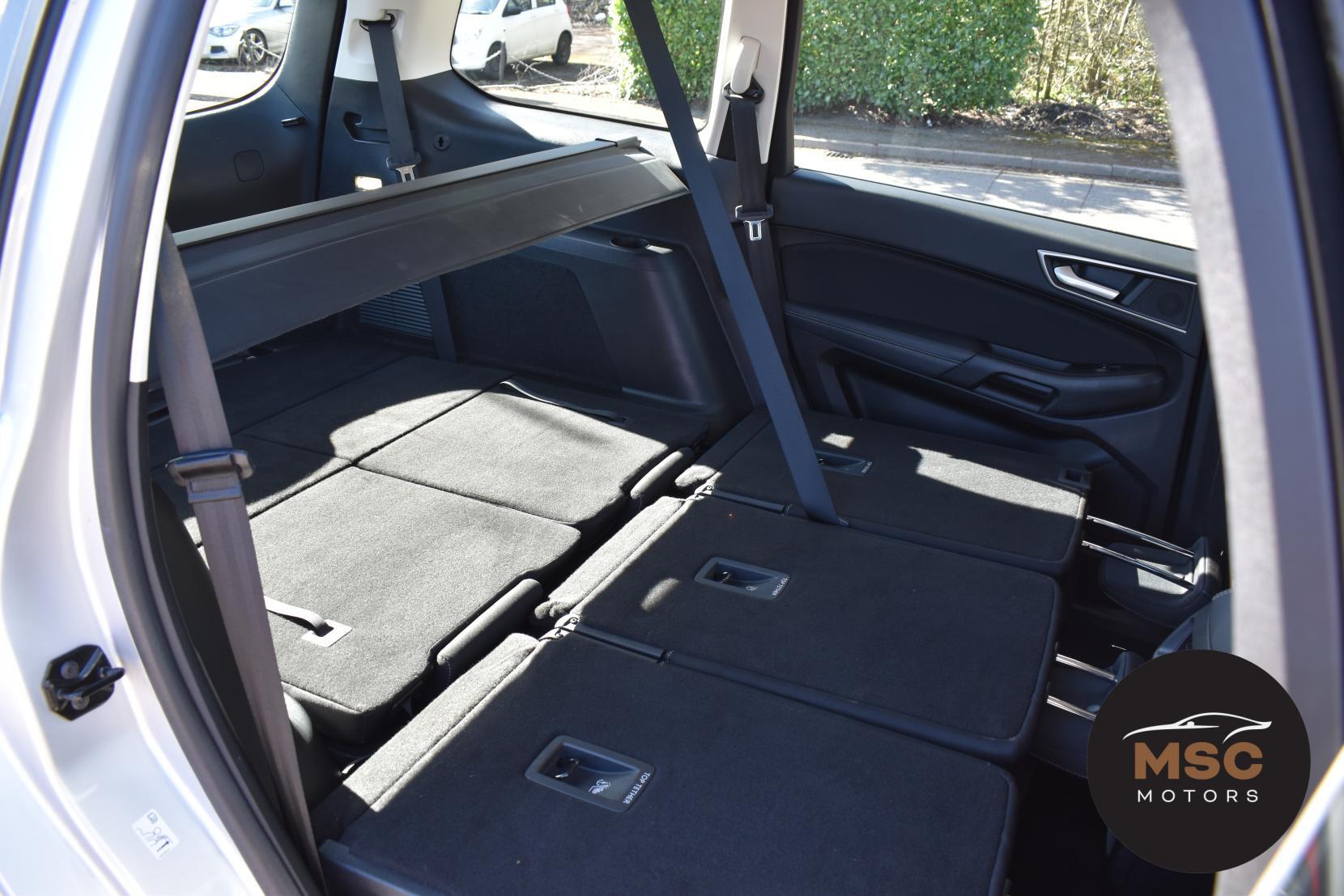 Ford Galaxy view 36