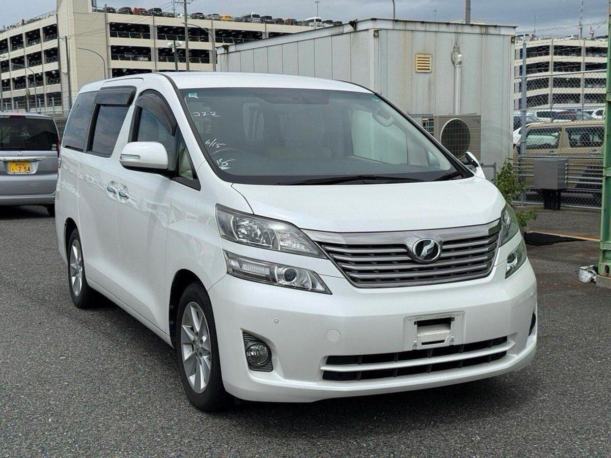 Toyota Vellfire view 3