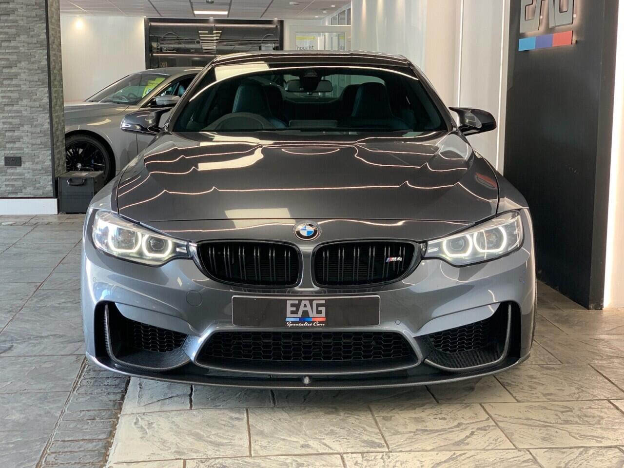 BMW M4 view 4