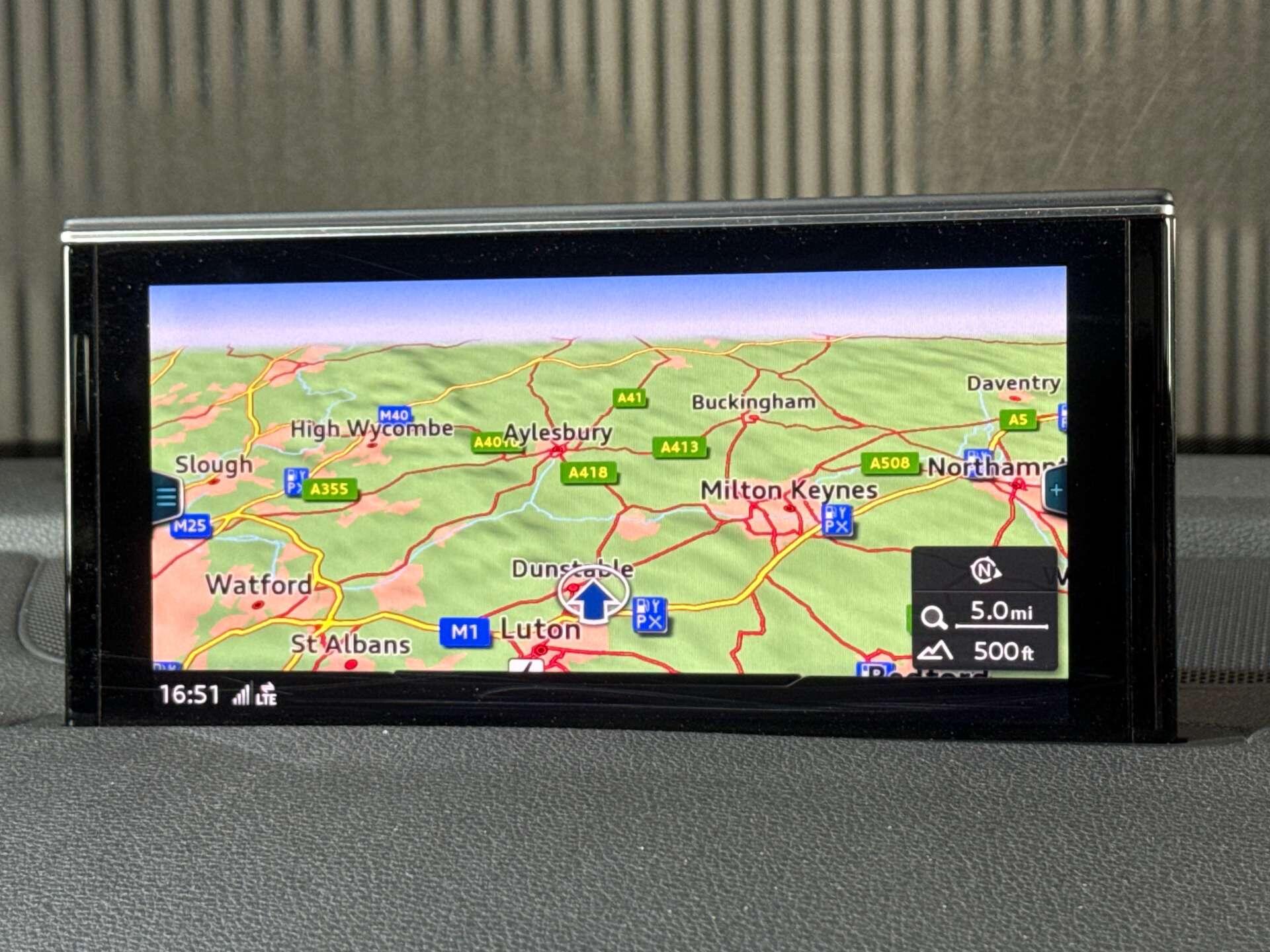 Audi Q7 view 42