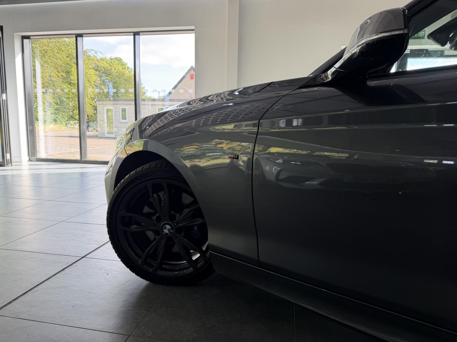 BMW 1 Series view 6