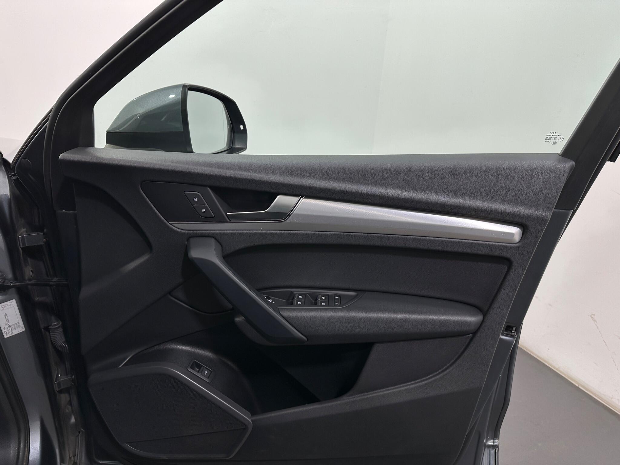Audi Q5 view 36