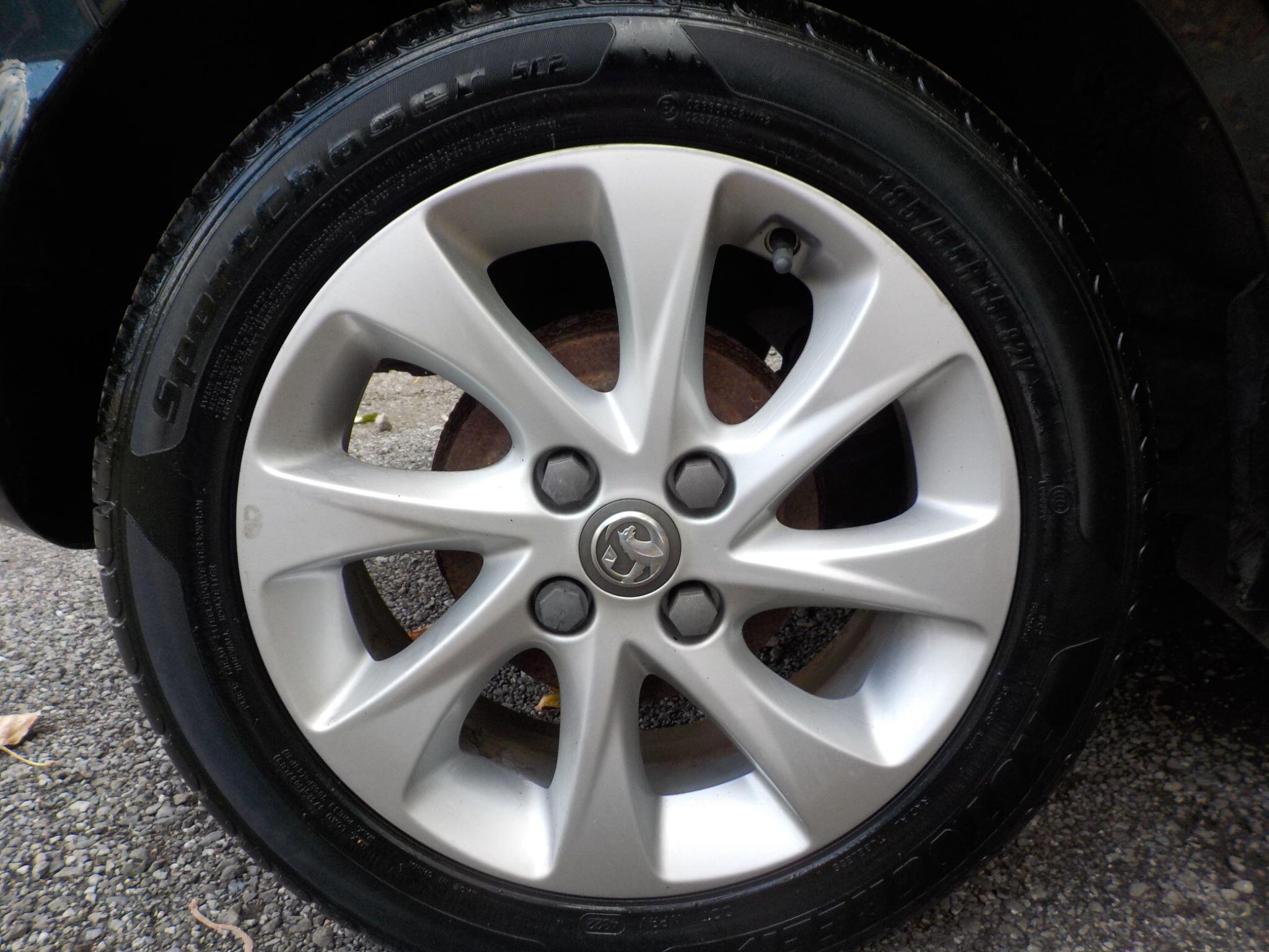 Vauxhall Viva 1.0i SL Euro 6 5dr