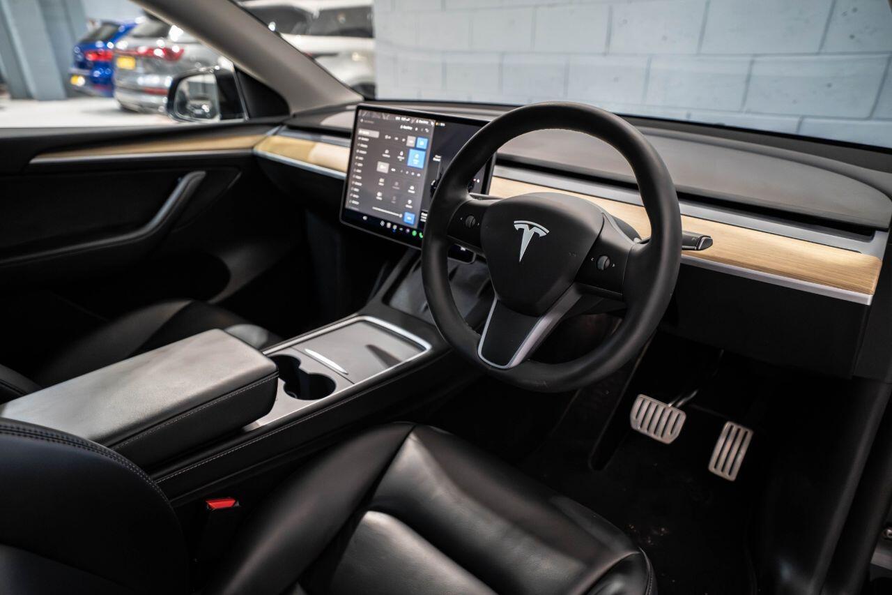 Tesla Model Y view 9