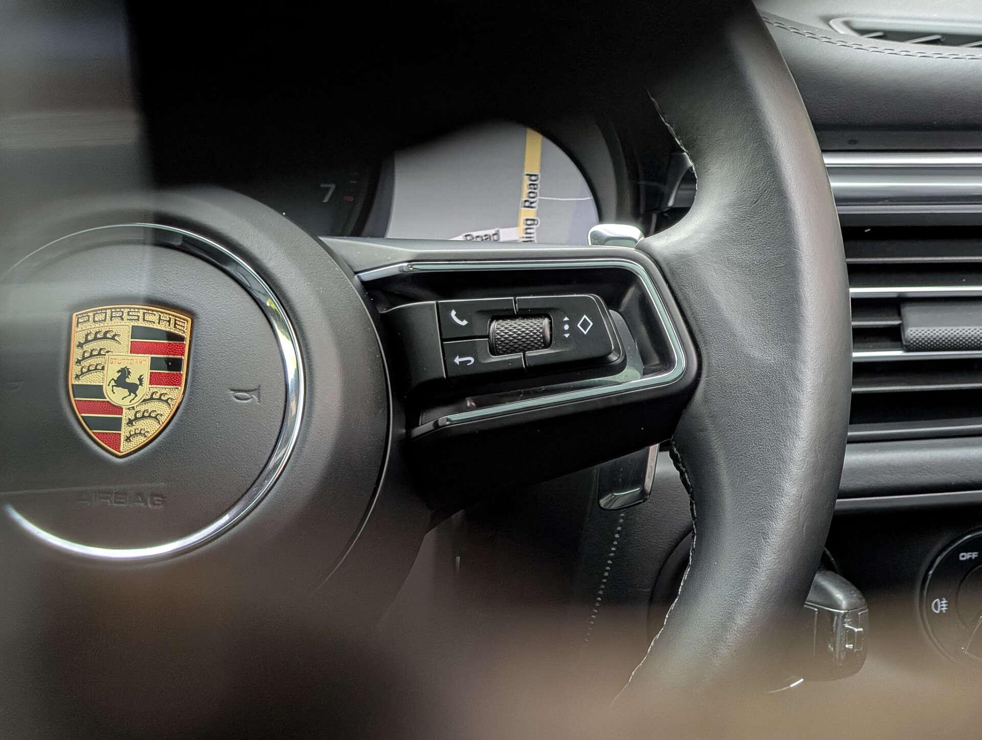 Porsche Macan view 33
