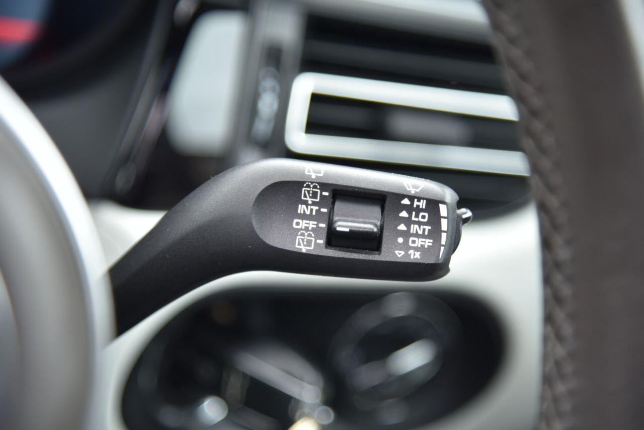 Porsche Macan view 37