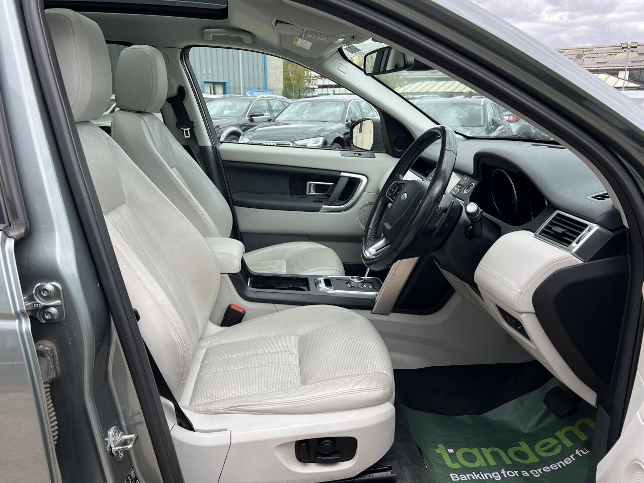 Land Rover Discovery Sport view 19