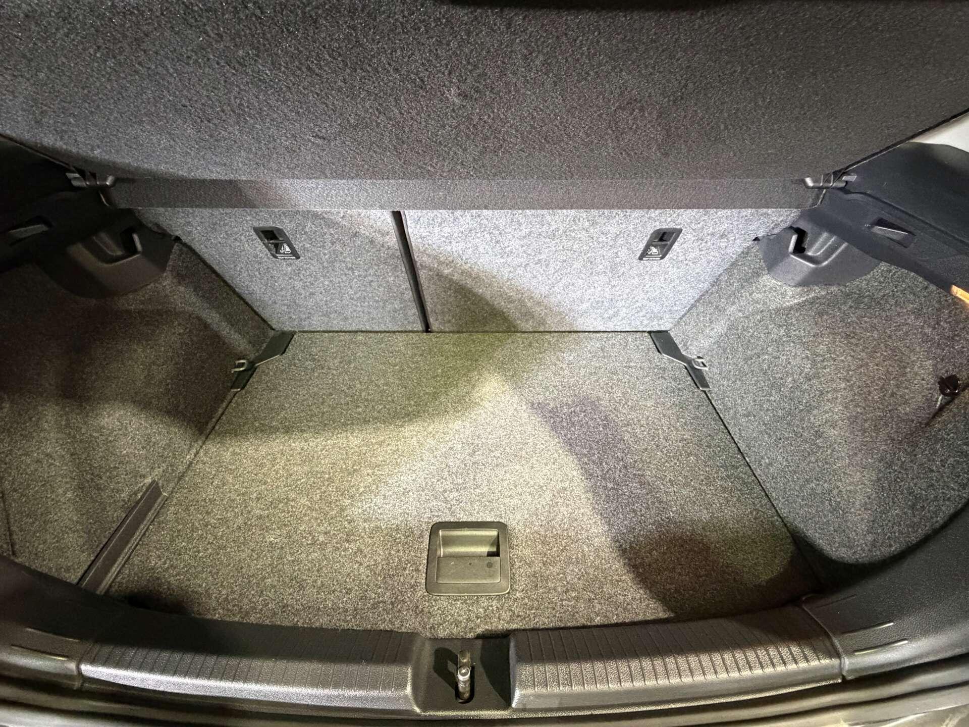 Volkswagen Polo view 11