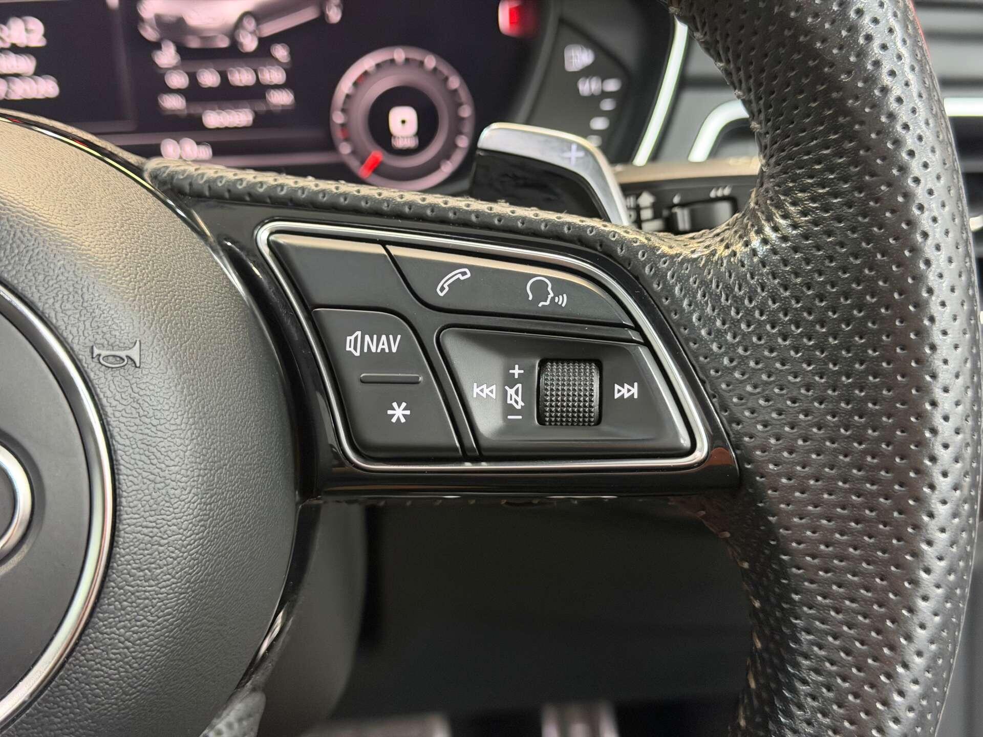 Audi RS4 view 30